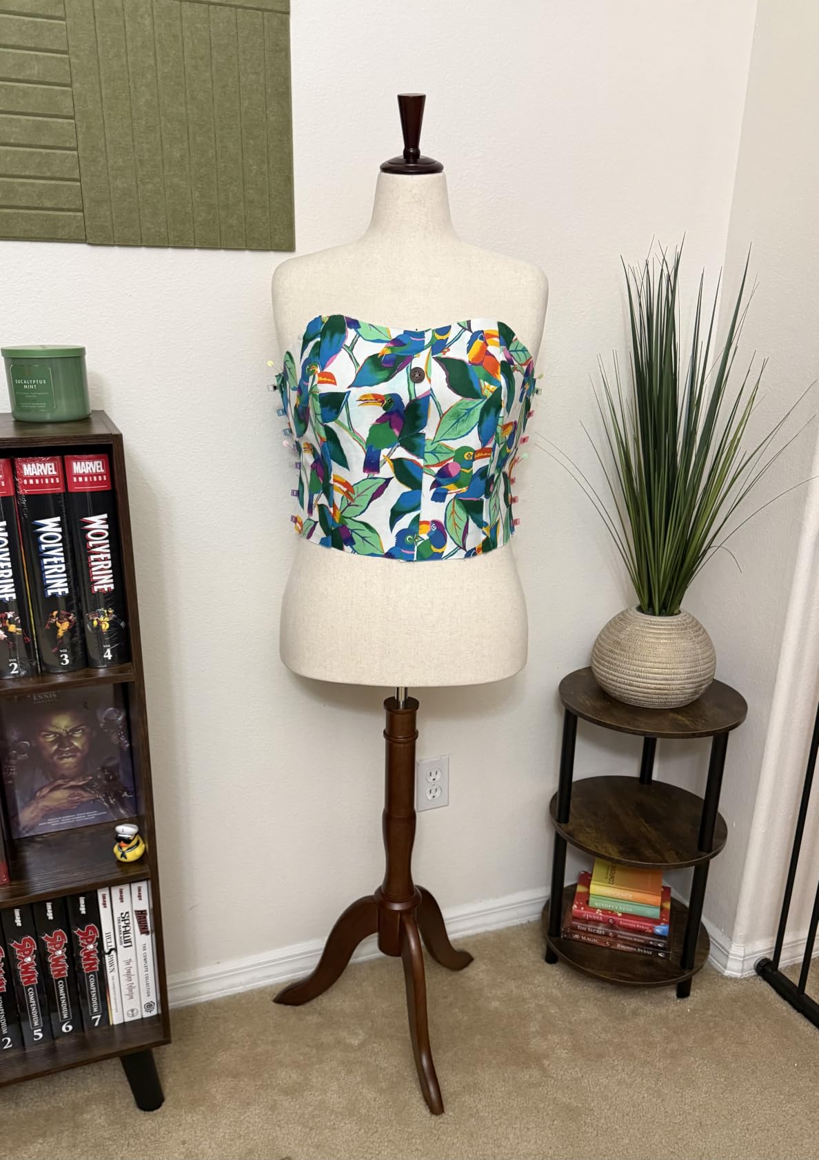 Bonnlo Upgraded Female Dress Form, Mannequin Torse Body with Adjustable Rubber Wood Stand for Dress Jewelry Display (White, 6-8) customer photo 2
