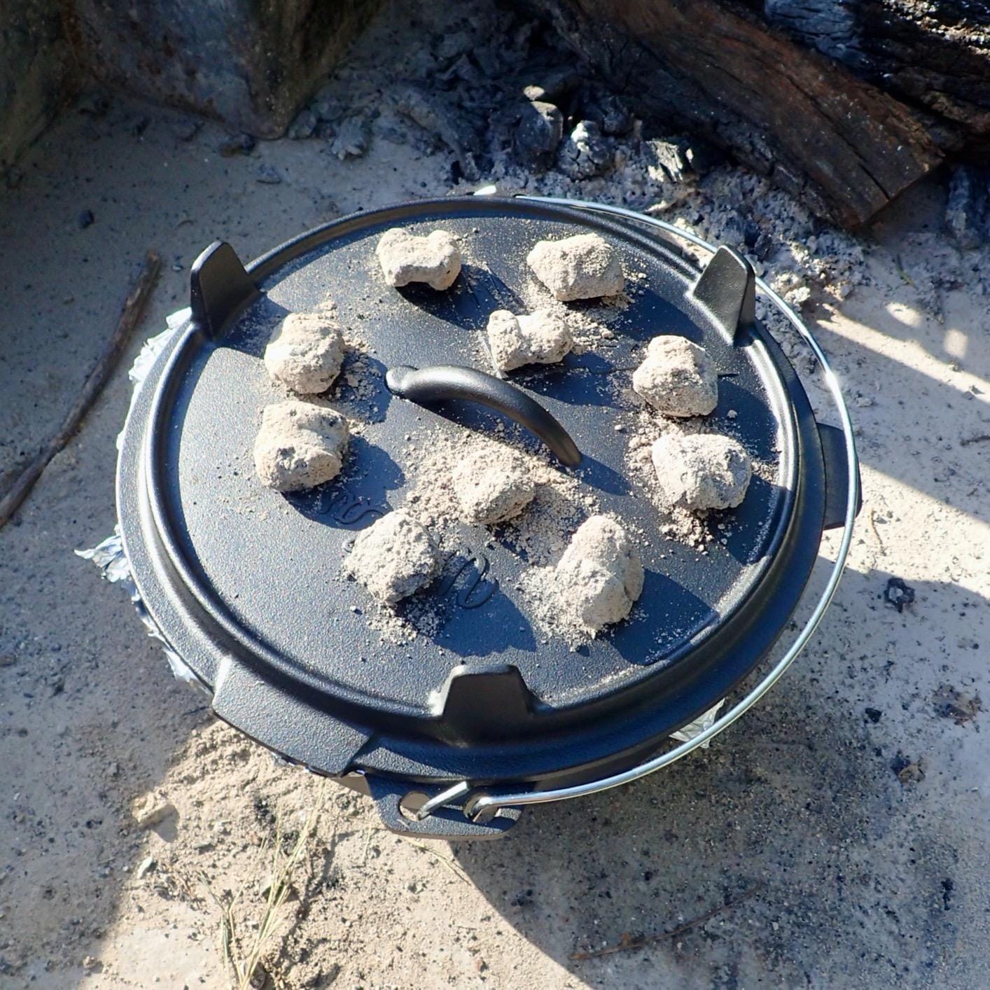 Uno Casa 6Qt Cast Iron Camping Dutch Oven with Lid Lifter and Storage Bag - Pre-Seasoned Outdoor Dutch Oven for Campfire Cooking, Stews, and Baking customer photo 2