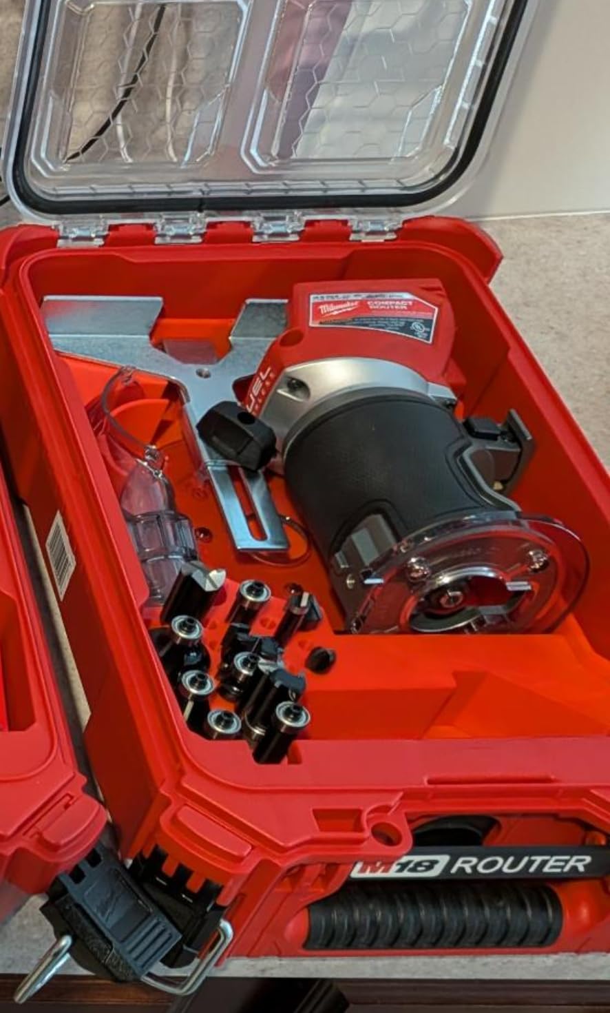 Milwaukee Cordless Compact Router,18.0 Voltage customer photo 2