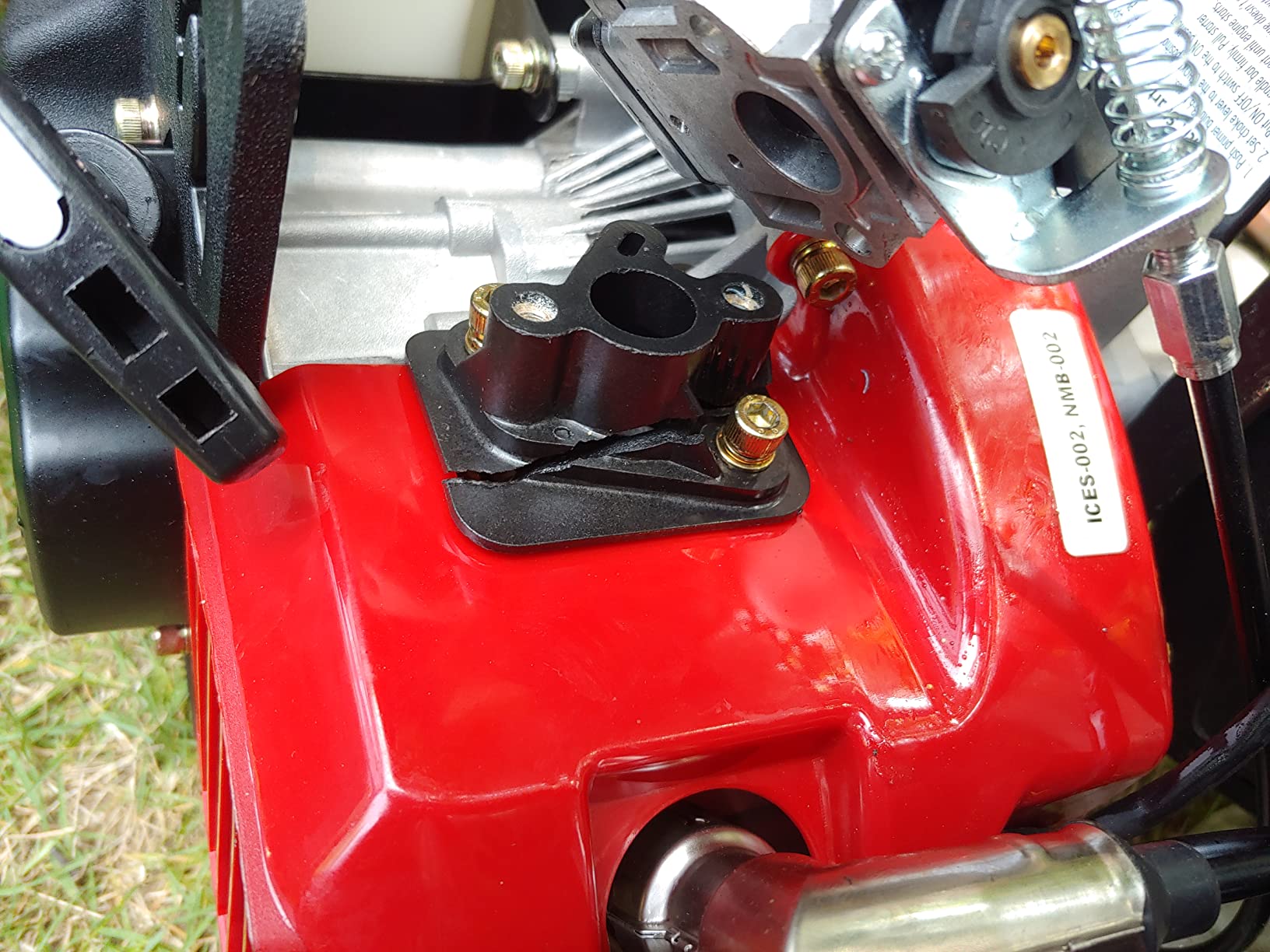 Earthquake E43 1-Person Earth Auger Powerhead, 43cc 2-Cycle Viper Engine, 30:1 Transmission, 5 Year Limited Warranty, Red or Black Auger Bit customer photo 1