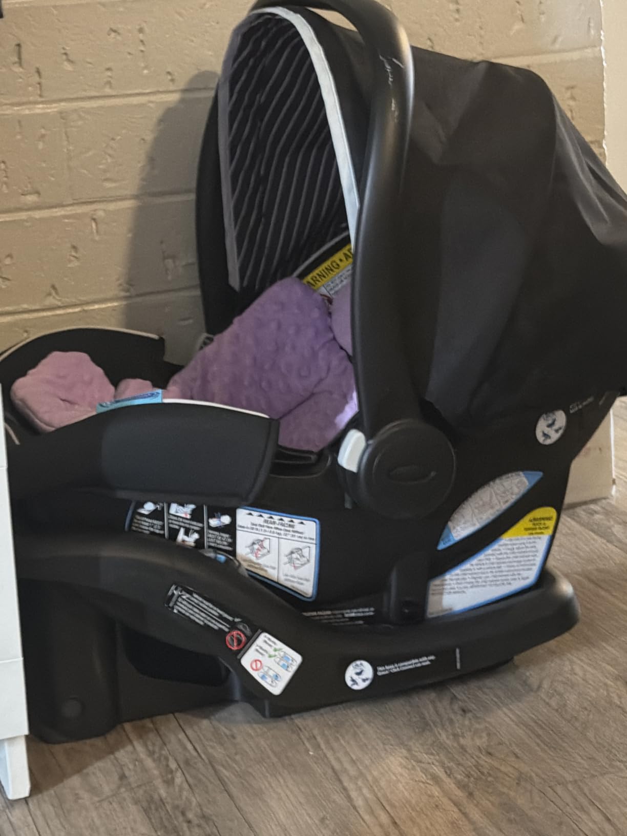 Graco SnugRide Lite LX Infant Car Seat, Lightweight Rear-Facing Seat for Babies 4-30 lb, 4-Position Adjustable Base, Latch Installation & ProtectPlus Engineered, Studio customer photo 1