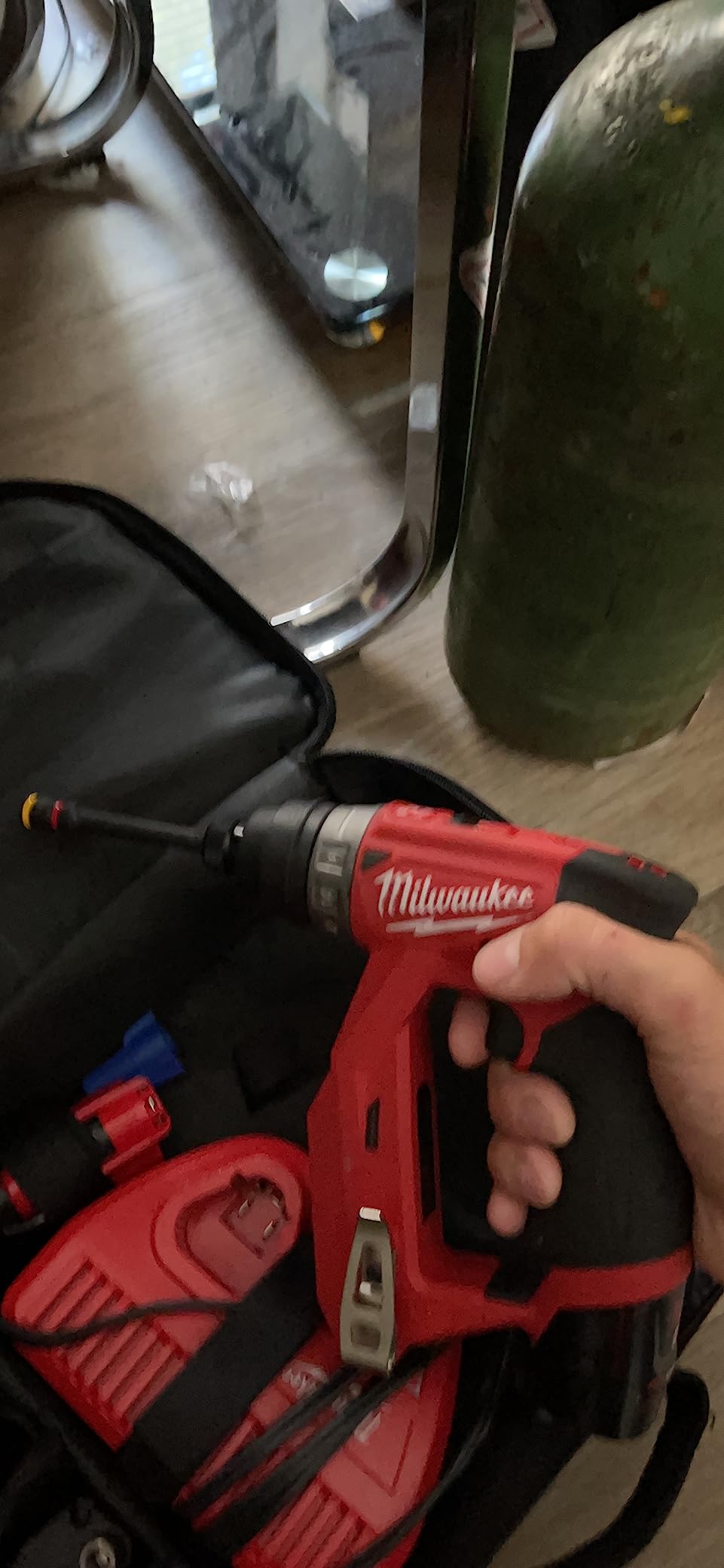 Milwaukee 2505-22 M12 Fuel Installation Drill/Driver Kit, Compact, Forward/Reverse Switch, Keyless Chuck, LED Light, Variable Speed customer photo 1