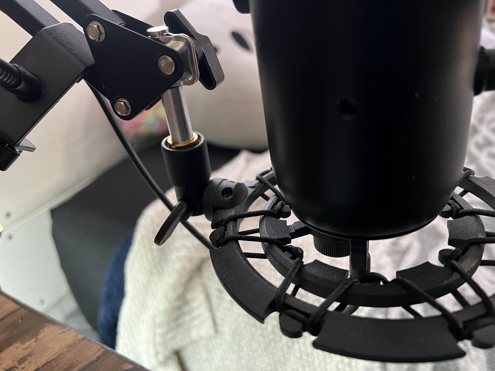 Blue Yeti Shock Mount, Alloy Shockmount Reduces Vibration Noise Matching Mic Boom Arm, Compatible for Blue Yeti and Yeti Pro Microphone by YOUSHARES customer photo 2