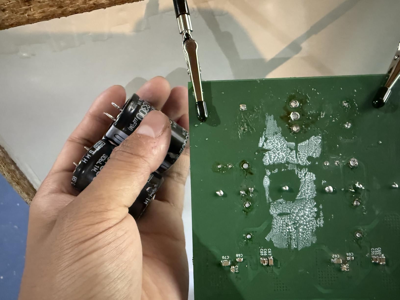 YIHUA 926 III 60W Digital Display Soldering Iron Station Kit with 2 Helping Hands, 6 Extra Iron Tips, Lead-Free Solder, Solder Sucker, S/S Tweezers, °C/ºF Conversion, Auto Sleep & Calibration Support customer photo 1