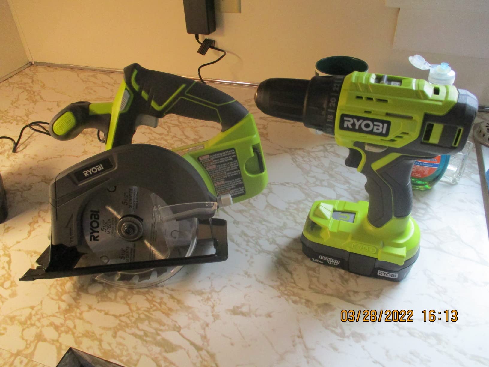 Ryobi P1816 18V Drill and Circular Saw Starter Kit with Two 1.5Ah Batteries and Charger customer photo 2