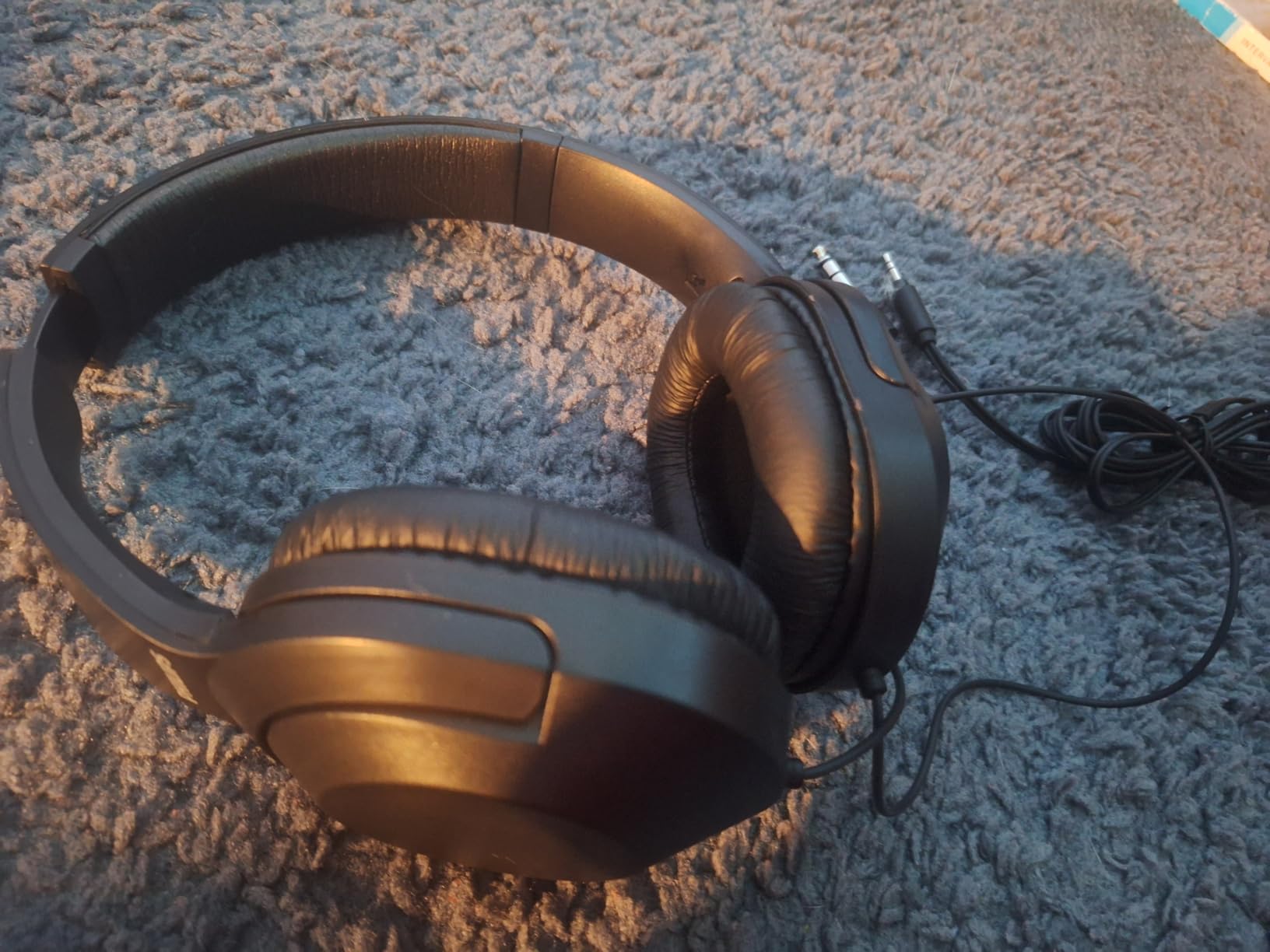 Philips Over Ear Wired Stereo Headphones for Podcasts, Studio Monitoring and Recording customer photo 2