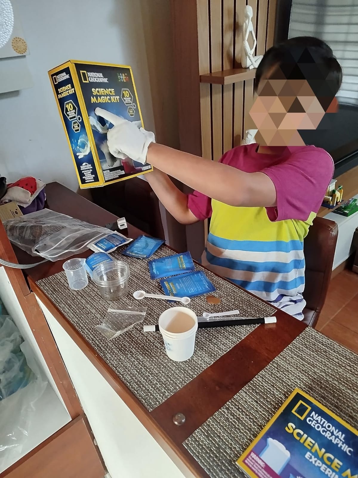 National Geographic Magic Chemistry Set with 10 Tricks for Kids Ages 8-12 customer photo 1