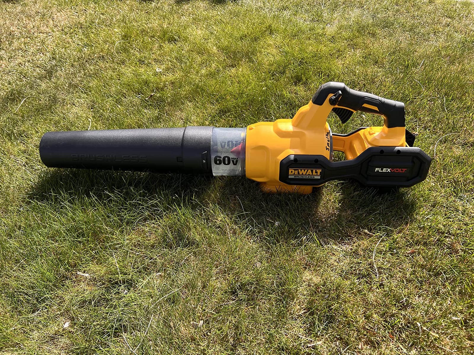 DEWALT 60V MAX* FLEXVOLT Leaf Blower, Cordless, Battery Powered, Handheld, Classic Style, 125-MPH, 600-CFM, Yellow/Black, Tool Only (DCBL772B) customer photo 1