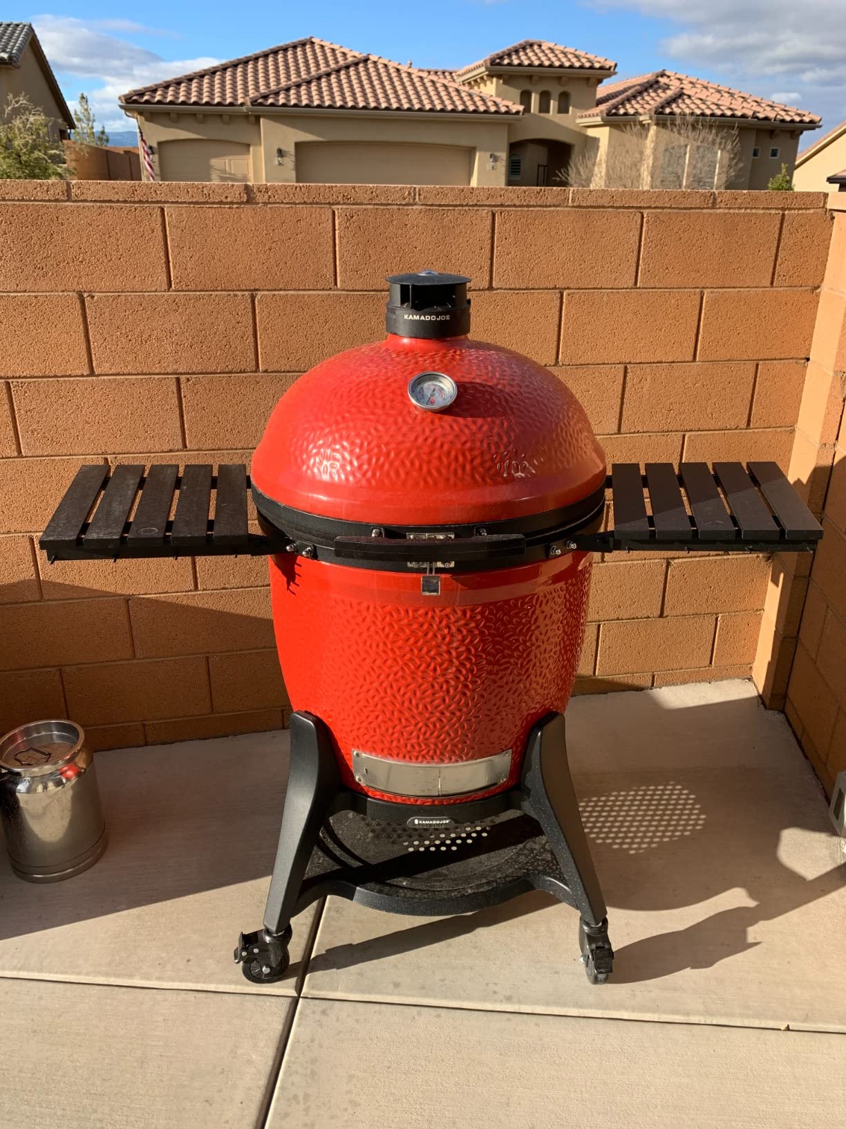 Kamado Joe Big Joe Series III 24-inch Ceramic Charcoal Grill and Smoker with Premium Cart, SloRoller Insert and 450 Cooking Square Inches in Red, Model KJ15041021 customer photo 1