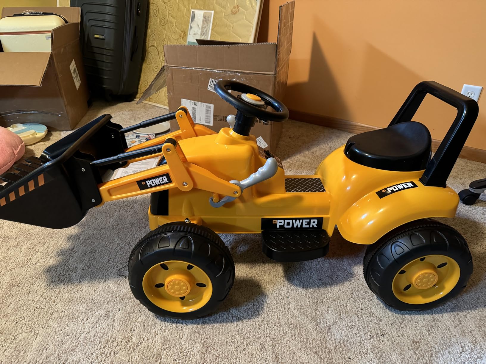 Costzon Ride on Car, Excavator Toy w/Front Loader, Horn, Forward/Backward, Controllable Digging Bucket, Digger, 6V Battery Powered Electric Vehicle Construction Tractor, Electric Car for Kids customer photo 2