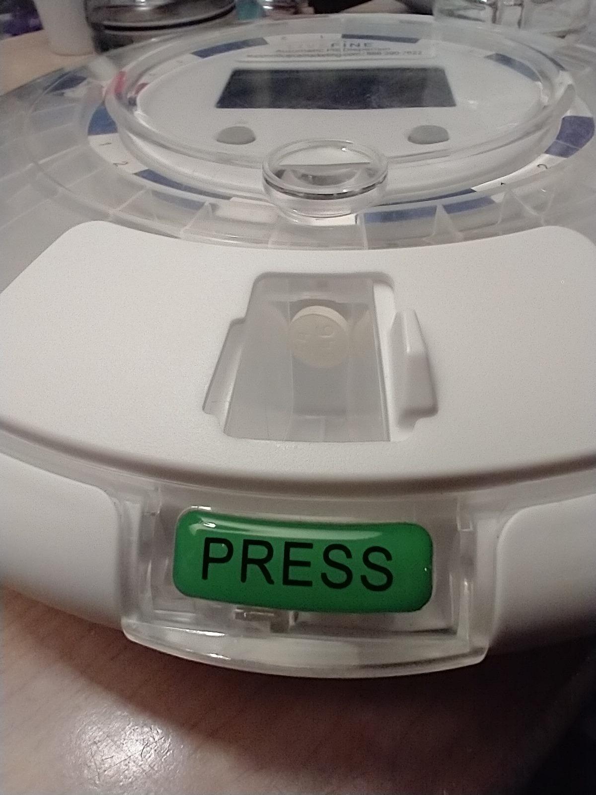 LiveFine Automatic Pill Dispenser for Elderly, 28-Day Supply, Locking Lid customer photo 2