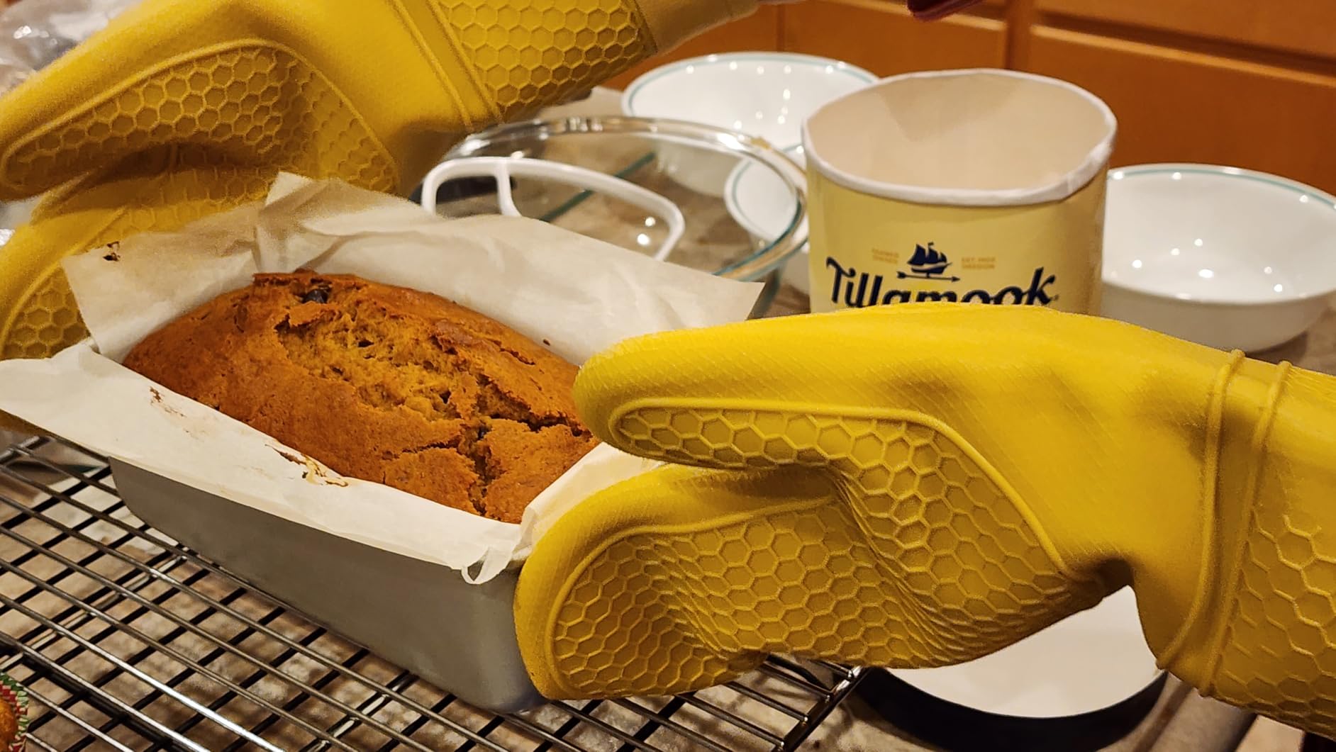 RORECAY Silicone Oven Mitts and Pot Holders Sets, Gloves for Kitchen, Gray | Set of 6 Kitchen Mitts for Baking & Cooking, Heat Resistant 500 F, 15 Extra Long, Non-Slip & Waterproof, Quilted Cotton customer photo 2