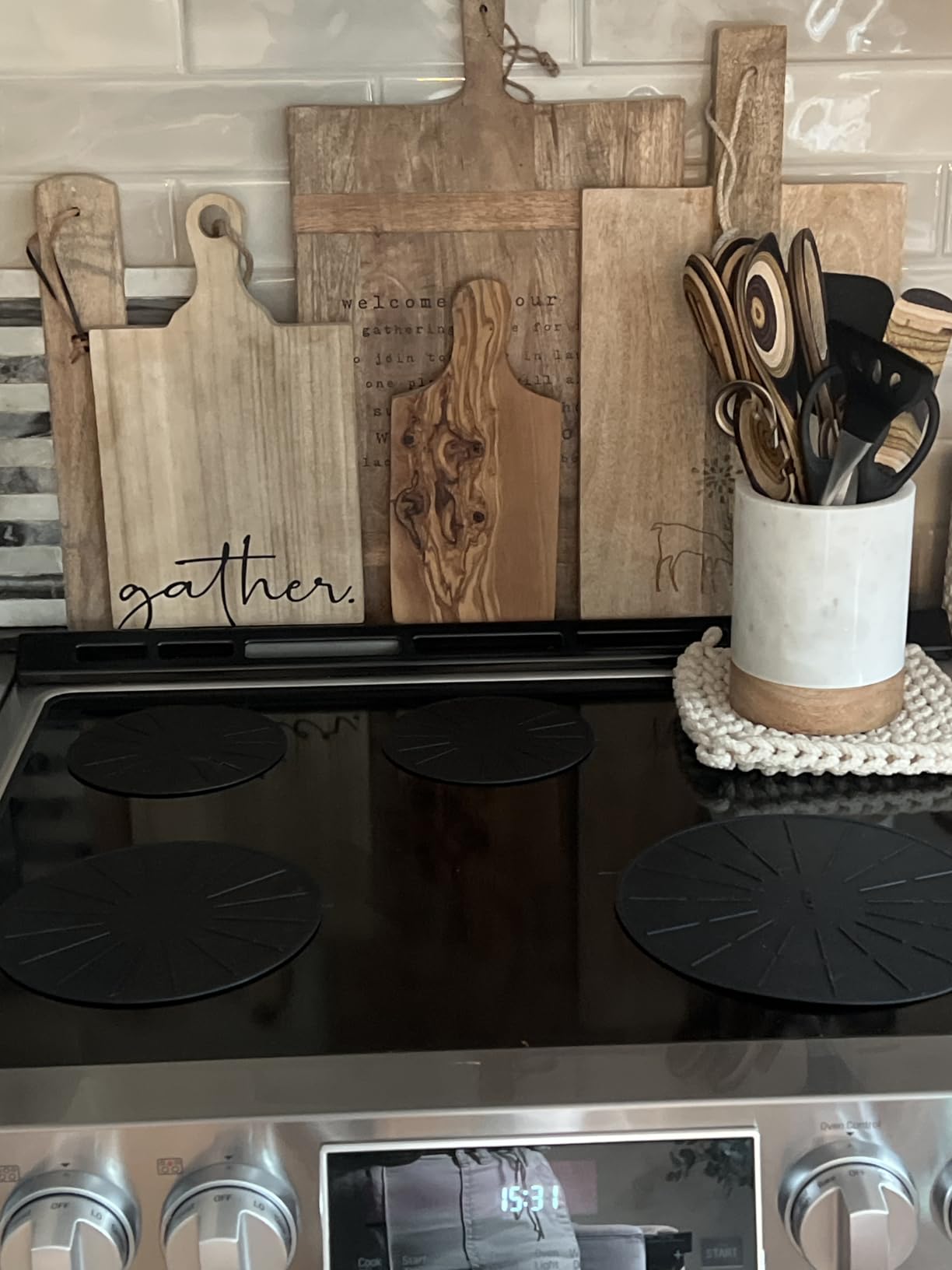 Lazy K Induction Cooktop Mat - Silicone Fiberglass Scratch Protector - for Magnetic Stove - Non Slip Pads to Prevent Pots from Sliding During Cooking_ Black (9.4inches) customer photo 1