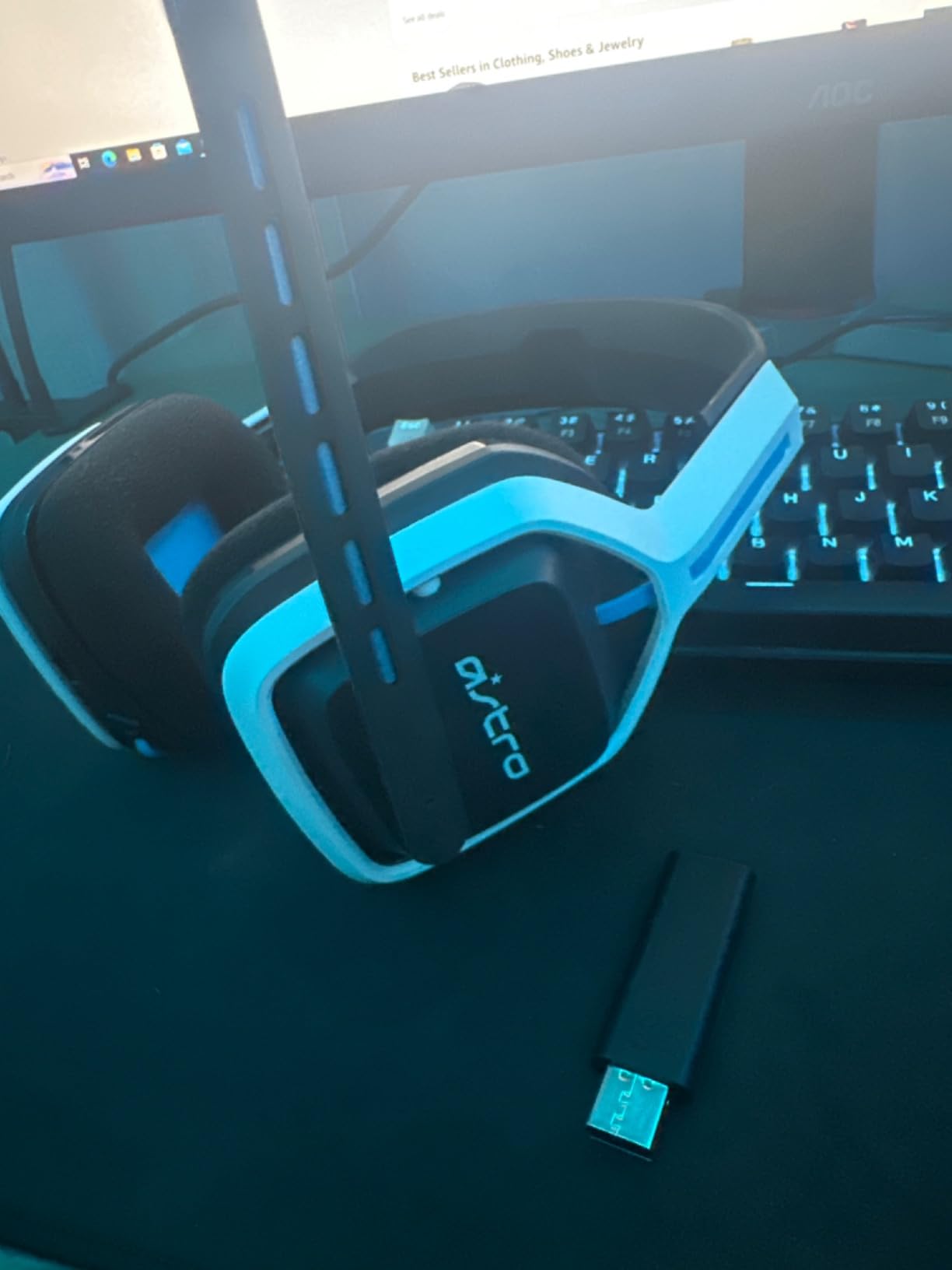 ASTRO Gaming Logitech G A20 Gen 2 Wireless Headset PlayStation - White/Blue customer photo 1