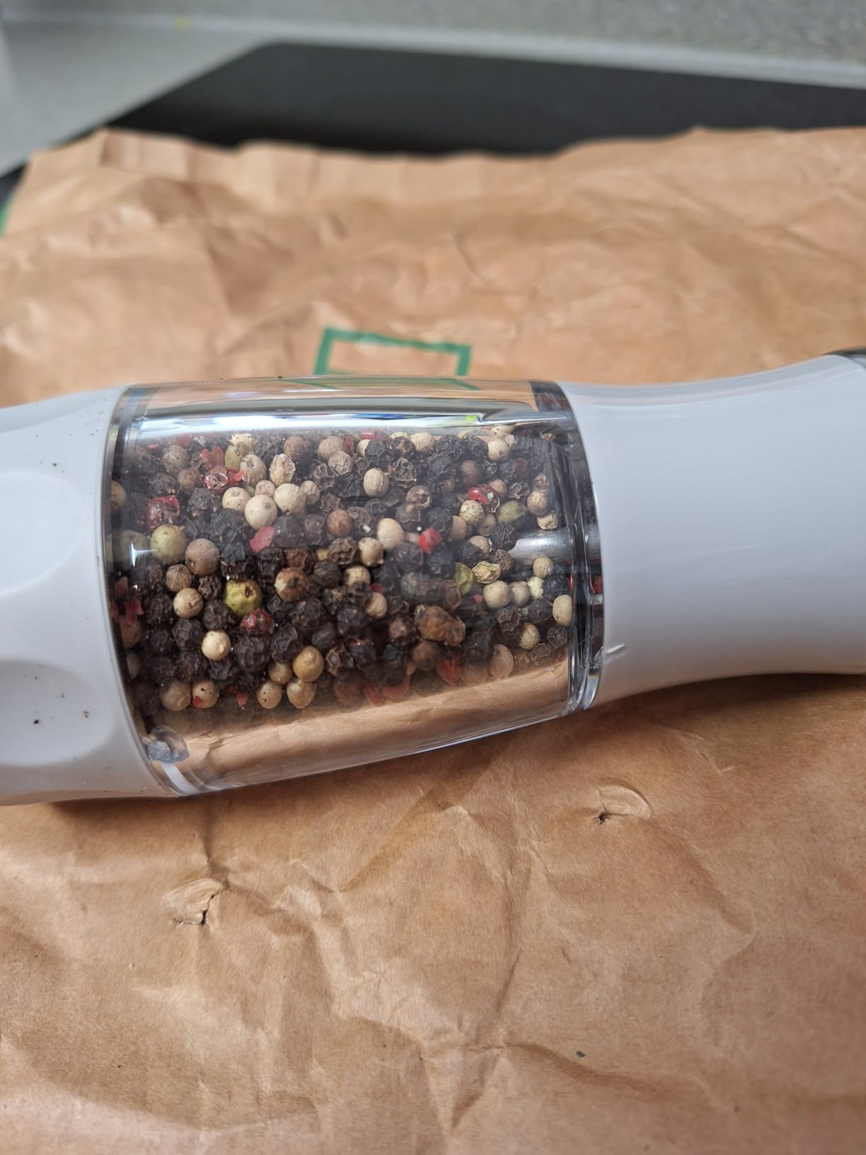 OXO Good Grips Contoured Pepper Grinder with Adjustable Ceramic Mill | Pre-loaded with Peppercorns, 5 Grind Settings, Ceramic Grinder, Non-slip Grip, Home and Kitchen Use, Spice Grinder customer photo 1