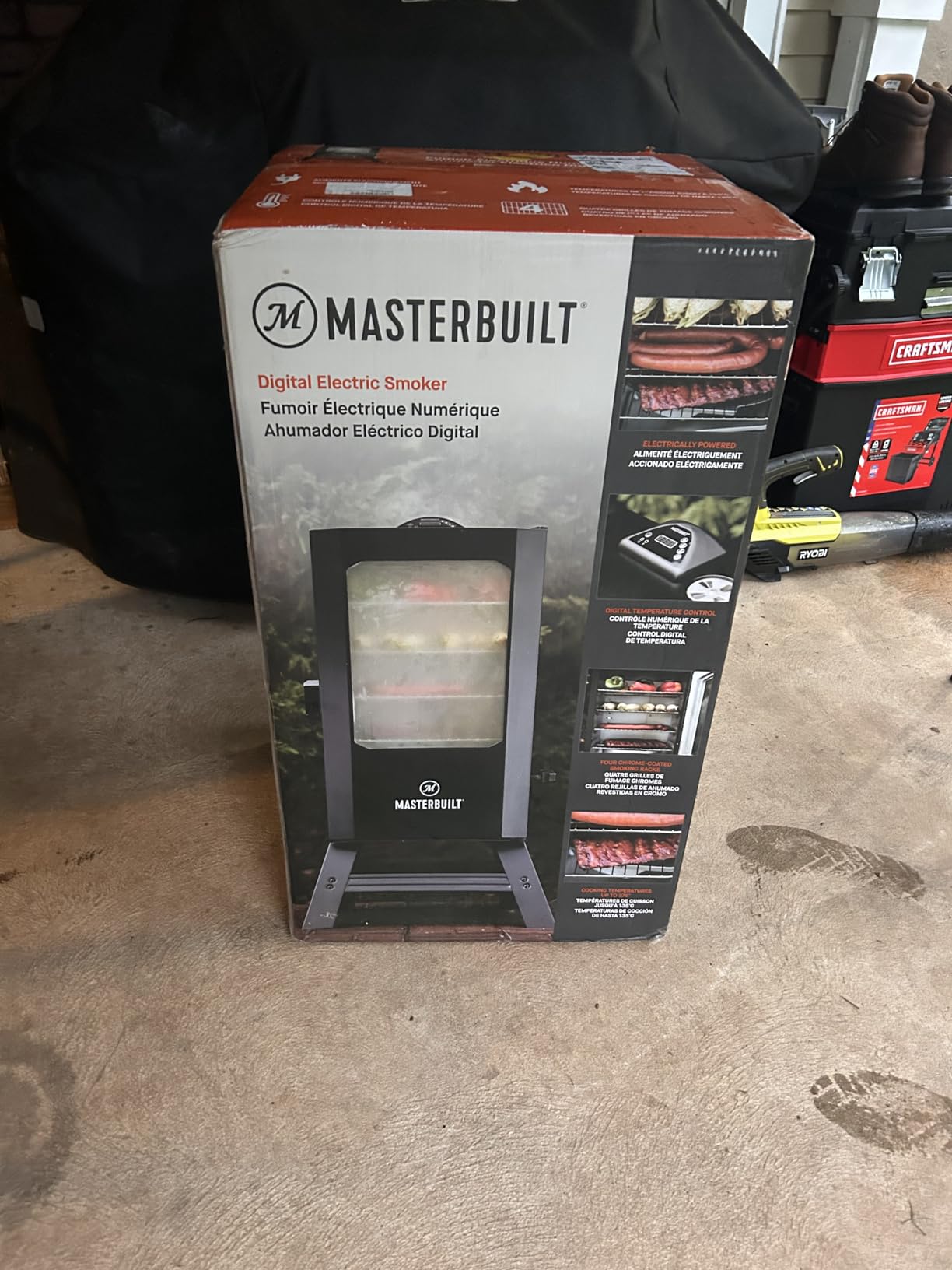 Masterbuilt 30-inch Digital Electric Vertical BBQ Smoker with Leg Kit, Side Wood Chip Loader and 710 Cooking Square Inches in Black, Model MB20070421 customer photo 1