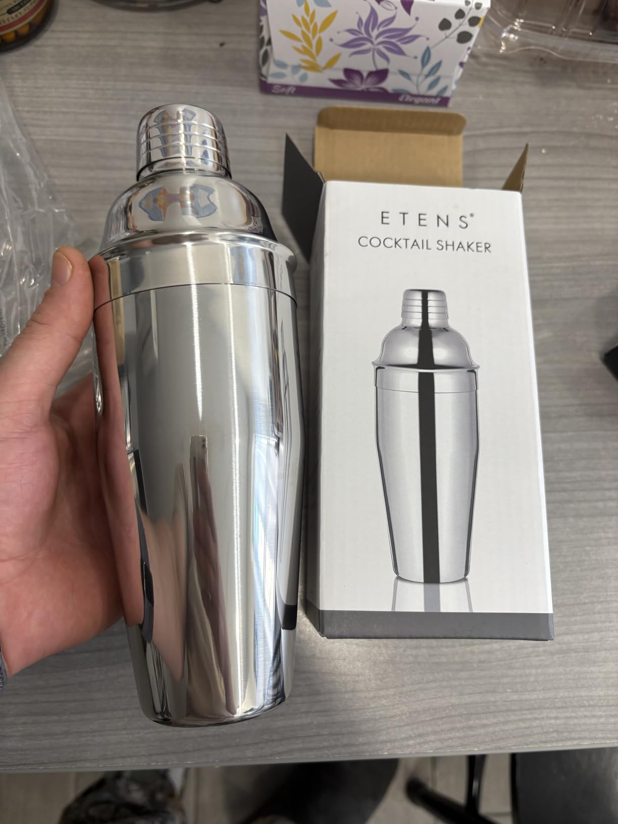 Etens Bar Cocktail Shaker, 24 oz Martini Shaker Drink Mixer with Built-In Strainer for Bartending – Stainless Steel Bartender Shakers for Mixed Drinks Margarita Alcohol Liquor Barware Tools customer photo 1