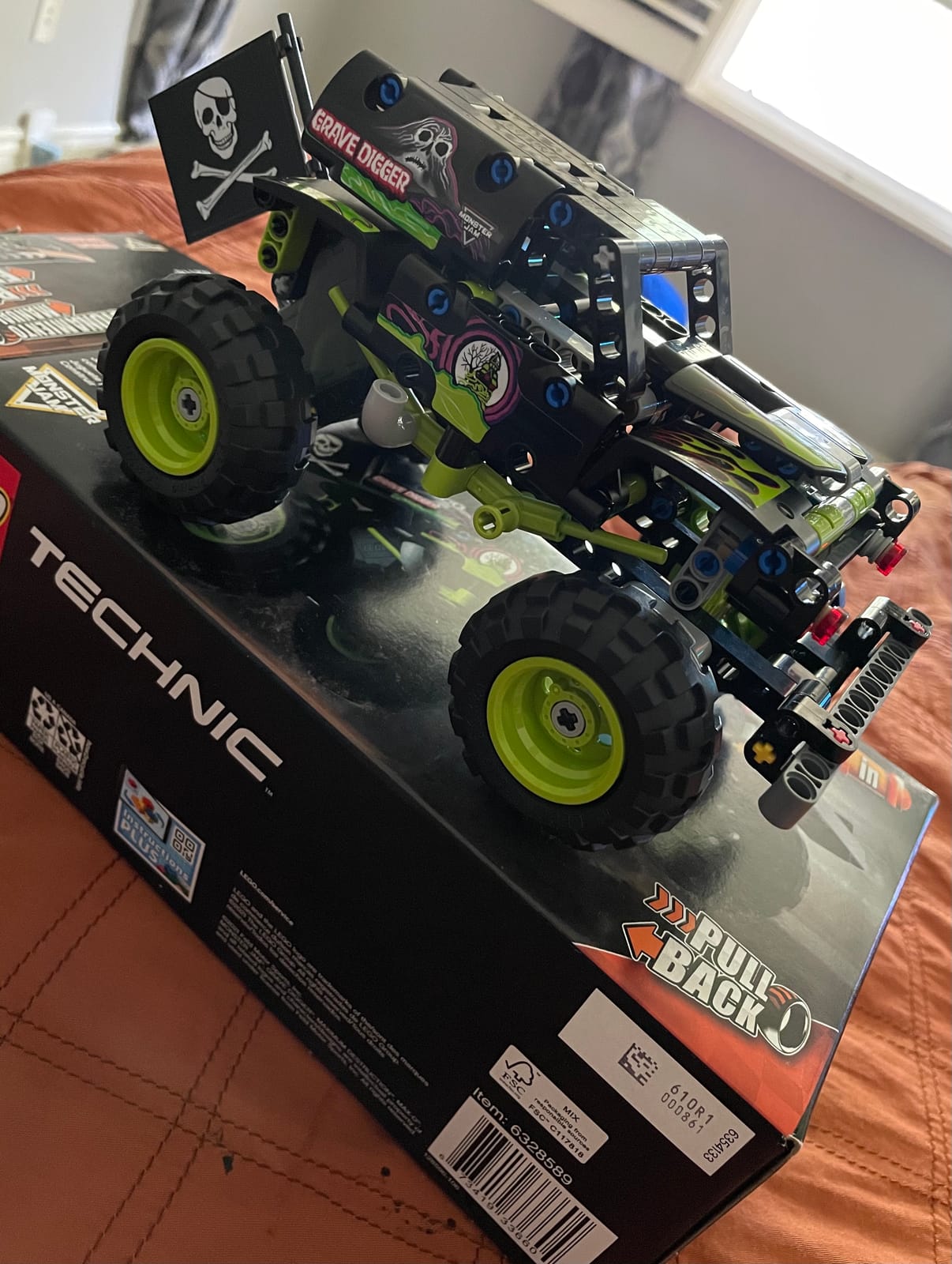 LEGO Technic Monster Jam Grave Digger 42118 Set - Truck Toy to Off-Road Buggy, Pull-Back Motor, Vehicle Building and Learning Playset, Gift for Grandchildren or Any Monster Truck Fans Ages 7 and Up customer photo 2