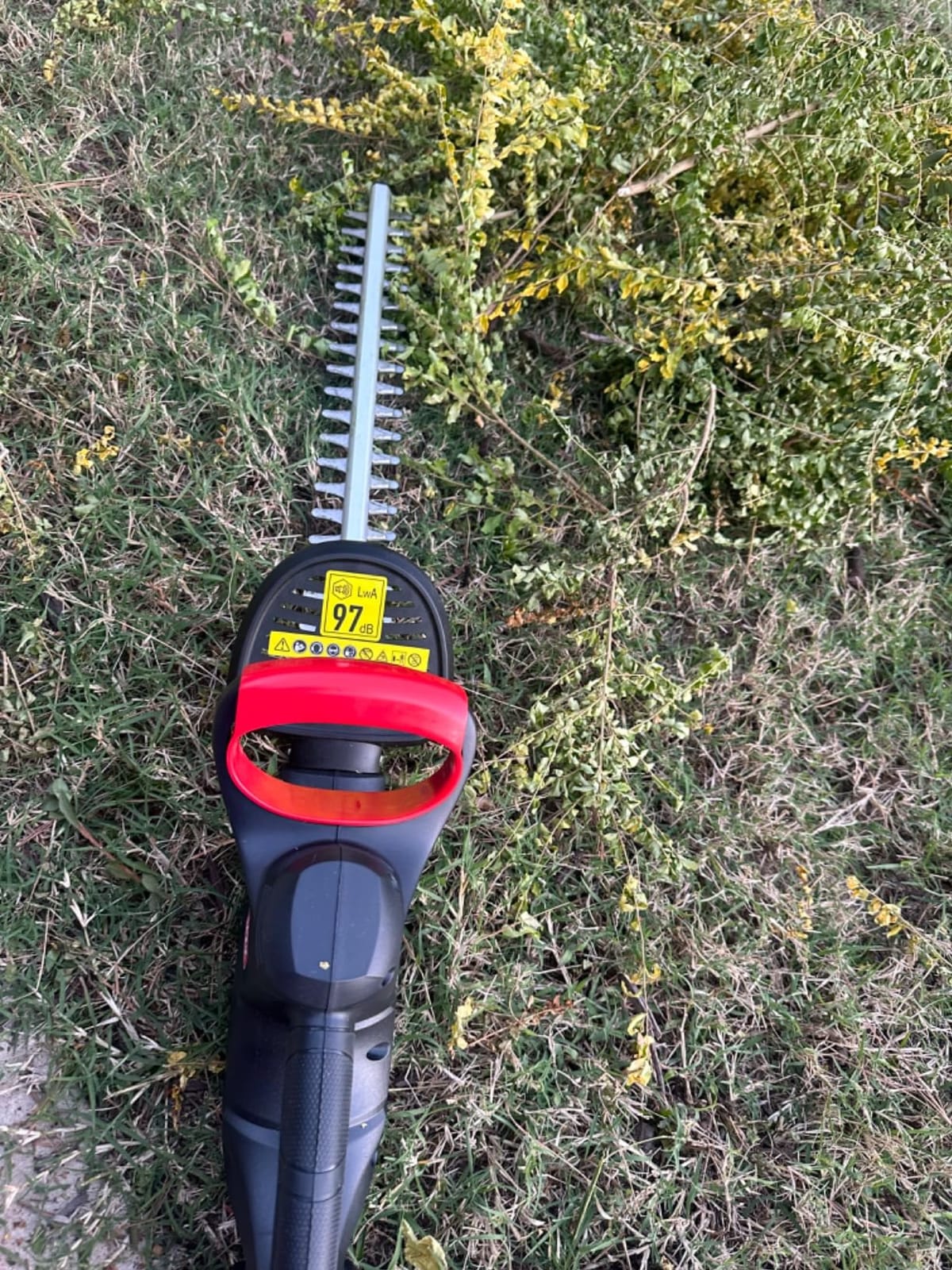 MZK 20V 22-Inch Cordless Hedge Trimmer with 2 x 4Ah Batteries customer photo 2