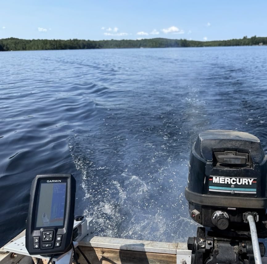 Garmin STRIKER Vivid 4cv, Easy-to-Use 4-inch Color Fishfinder and Sonar Transducer, Vivid Scanning Sonar Color Palettes customer photo 1