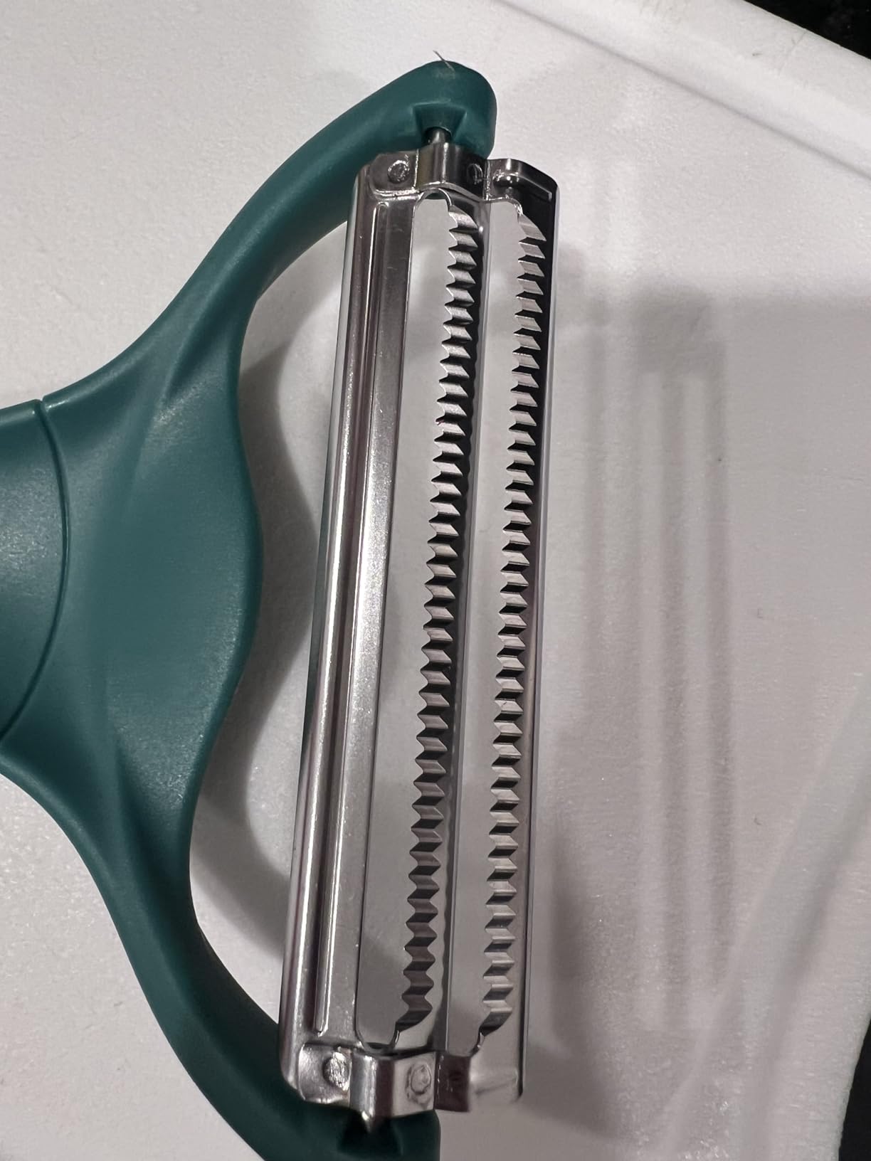 Nonoji MAX Cabbage Peeler and Shredder with Non-Slip Handle, Julienne, 2 Sharp Blades for Vegetable Peeling, Kitchen, Dark Green customer photo 1