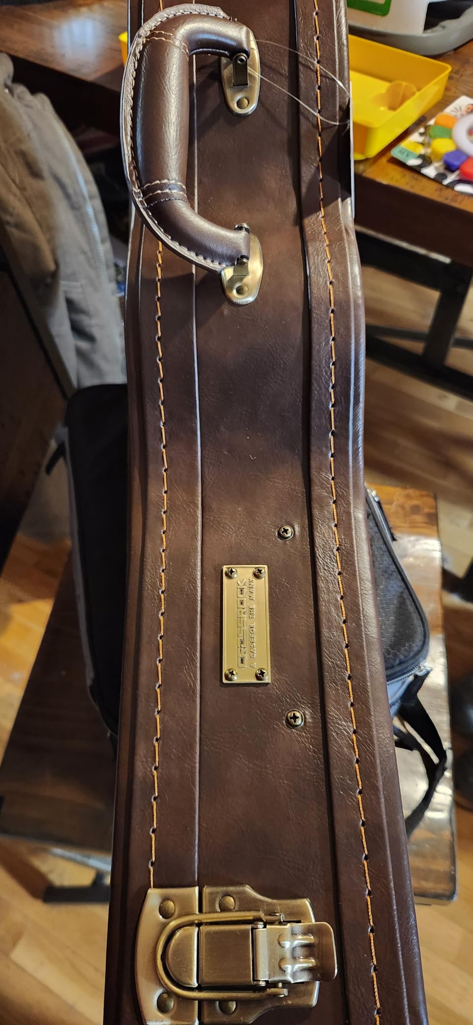 Crossrock Hard Shell Case for A-Style Mandolin in Vintage Brown(CRW620MABR) customer photo 2
