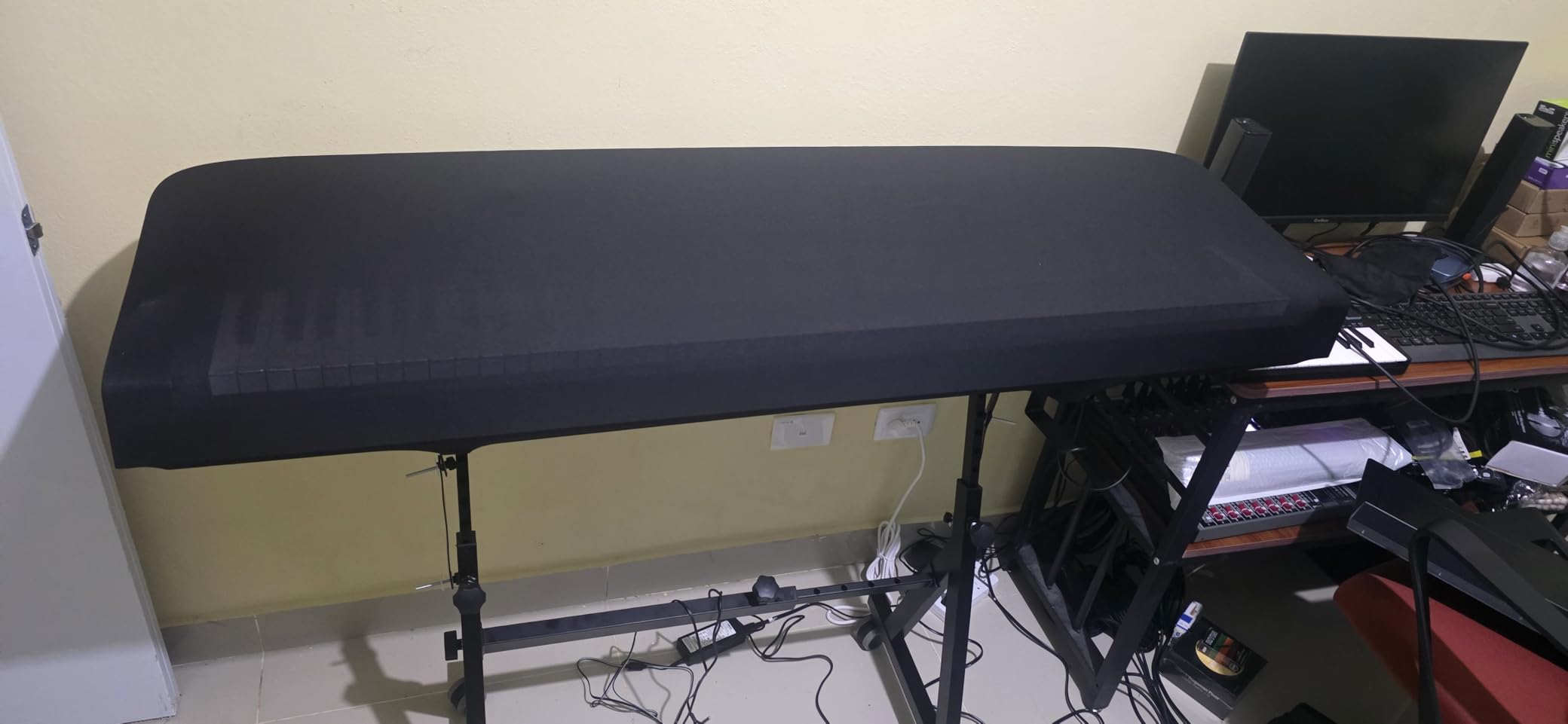 Yamaha DGX-670B 88-Key Weighted Digital Piano, Black | Sustain Foot Switch Included, Music Rest Included, Furniture Stand Sold Separately customer photo 1