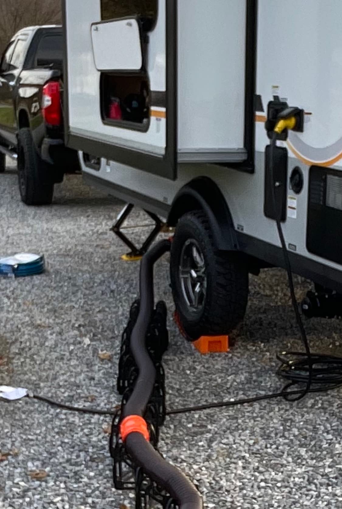 CARMTEK Camper Leveler Premium Kit - Curved RV Levelers with Camper Wheel Chocks, Rubber Mats and Carry Bag | Faster Camper Leveling Than RV Leveling Blocks customer photo 2