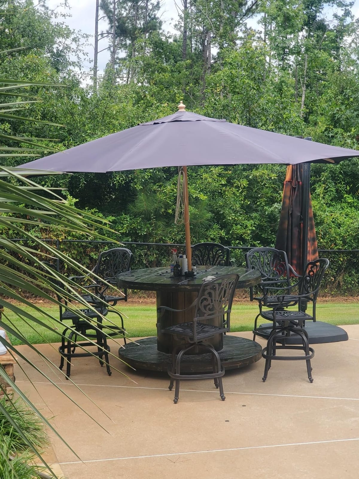 Yescom 9FT Coastal Solid Wood Umbrella Pulley Lift Commercial Base Included | for Seaside Restaurant Terrace Poolside Beach Club Beer Garden Outdoor Shade customer photo 1