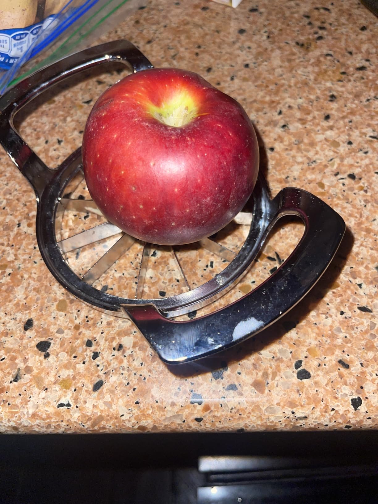 LIIGEMI Heavy Duty Apple Cutter Corer, Large 12-Blade Stainless Steel Fruit Slicer customer photo 2