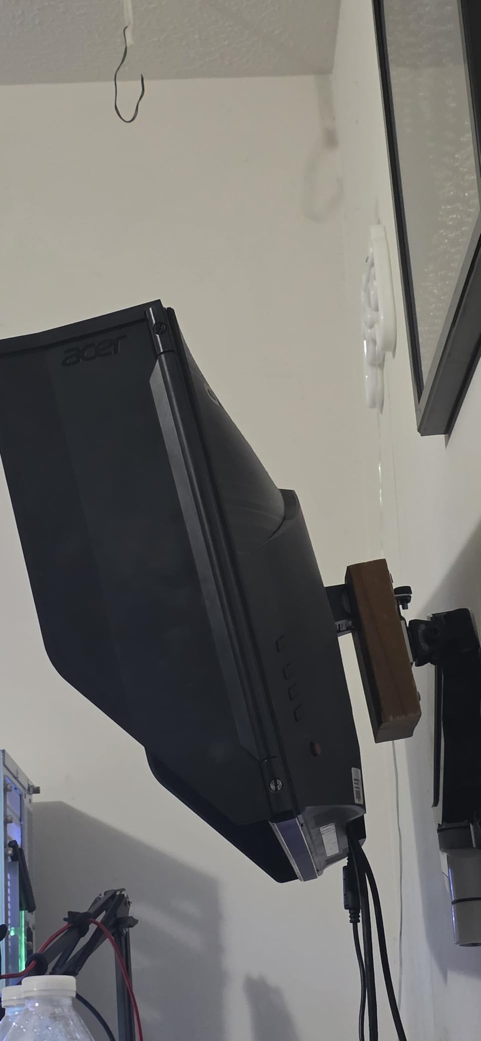 MOUNT PRO Single Monitor Wall Mount for 13 to 32 Inch Computer Screens, Height Adjustable Wall Mount Monitor Arm Holds Up to 19.8lbs, Full Motion Wall Bracket, VESA Mount 75x75, 100x100, Black customer photo 1