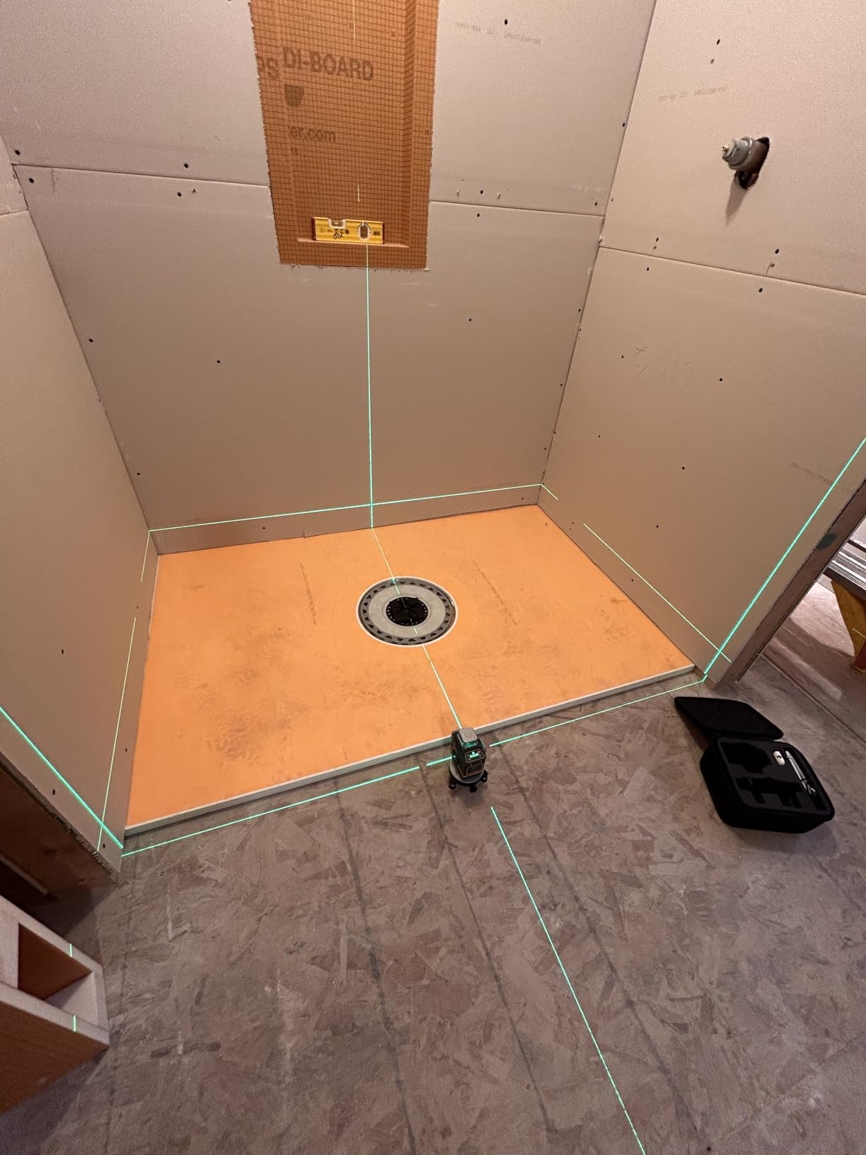 CIGMAN Laser Level Self Leveling 3x360° for Picture Hanging & Construction customer photo 2