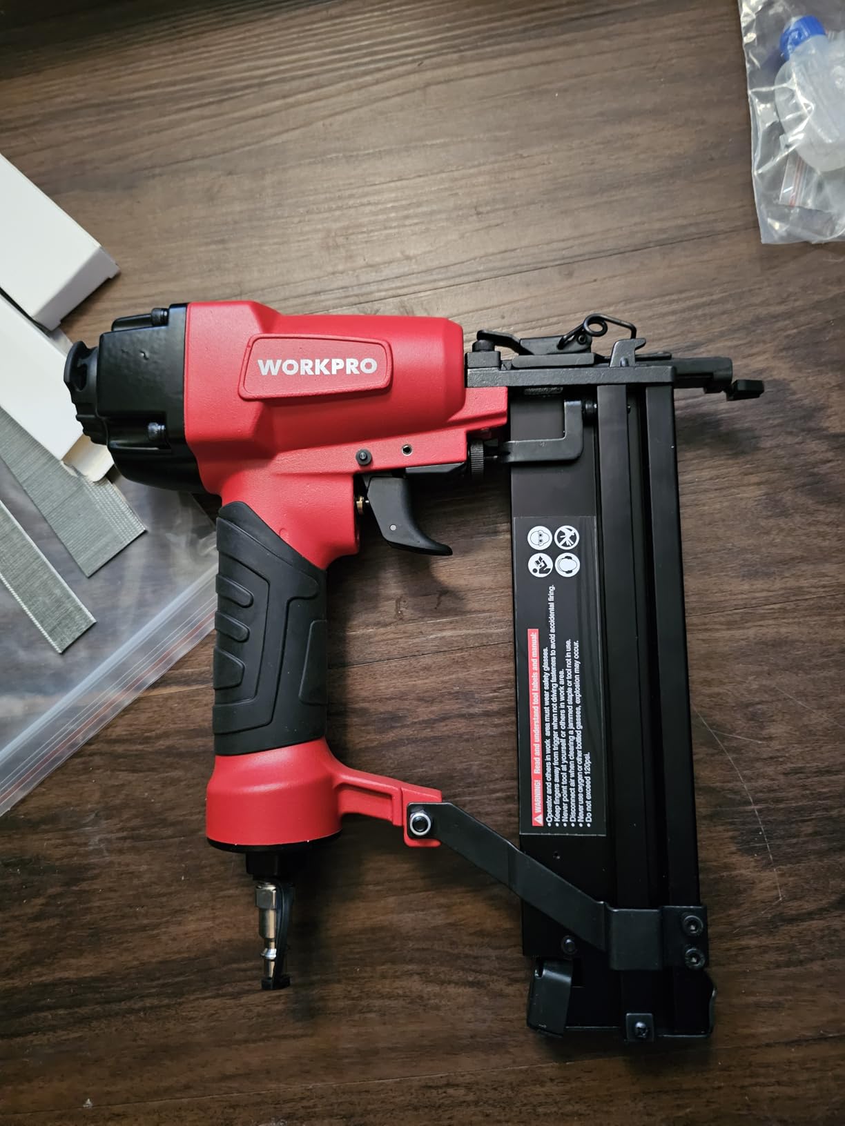 WORKPRO 2-in-1 Pneumatic Brad Nailer/Staple Gun, 18 GA customer photo 2
