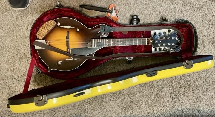 Crossrock Case - Fiberglass Mandolin Case - Fits Both A & F Styles - Padded Straps, Accessory Compartment, Fixed & Removable Padding - Includes TSA Lock-Yellow (CRF1020MAFYL) customer photo 1