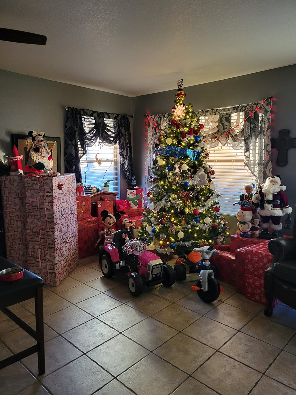 HONEY JOY Ride On Tractor with Trailer, Toddler 3-Gear-Shift Ground Loader, LED Lights, Horn, Music, 12V Battery Powered Electric Toy Tractor with Remote Control (Pink) customer photo 2