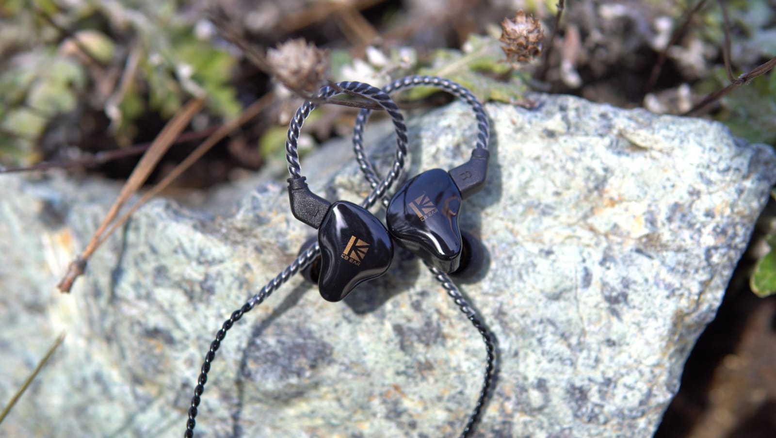 KBEAR KS1 Earphones in Ear Monitor Super Bass Wired Earbuds, Crystal Clear Sound IEM Headphones, High Resolution Noise Canceling Ear Monitors Headphone for Singers Musician Audifonos Auriculares customer photo 2