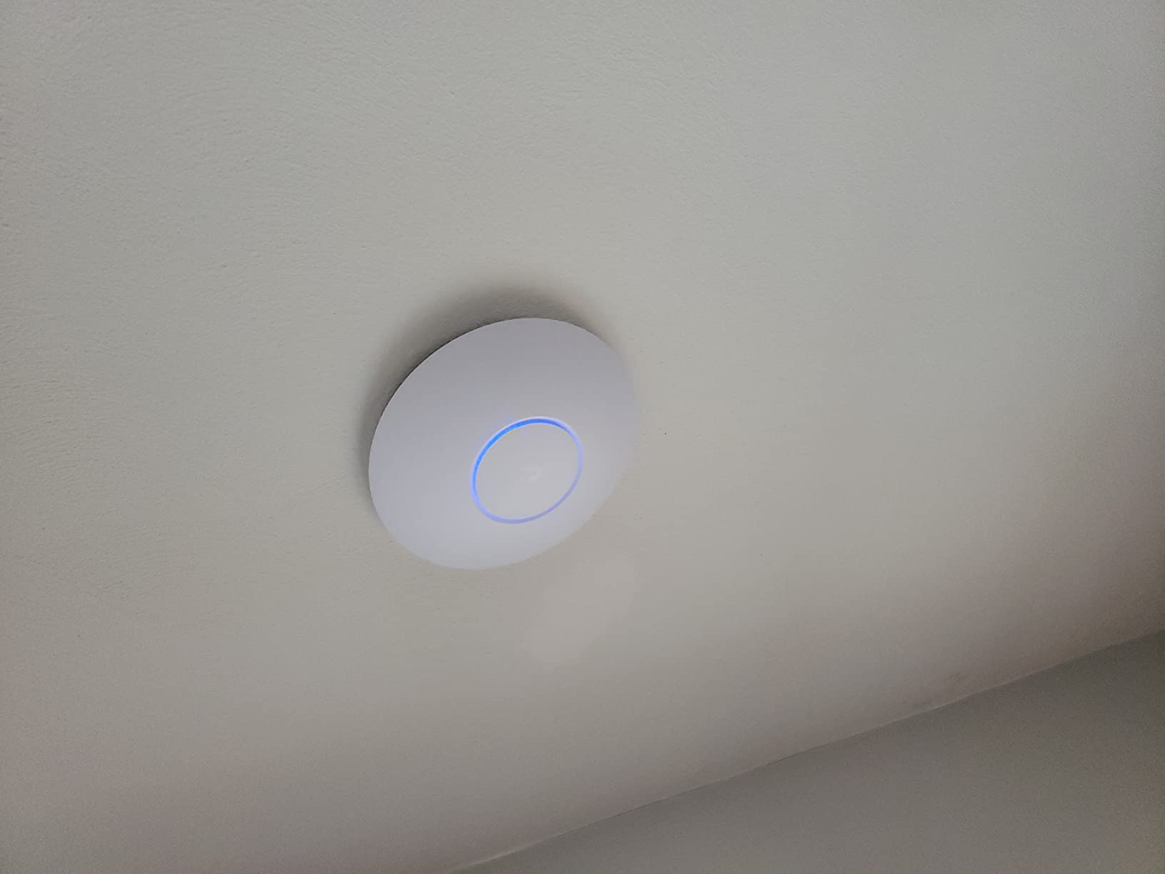 Ubiquiti - UniFi 6 Wireless Long-Range Access Point | US Model | PoE Adapter not Included (U6-LR-US), Tri-Band customer photo 1