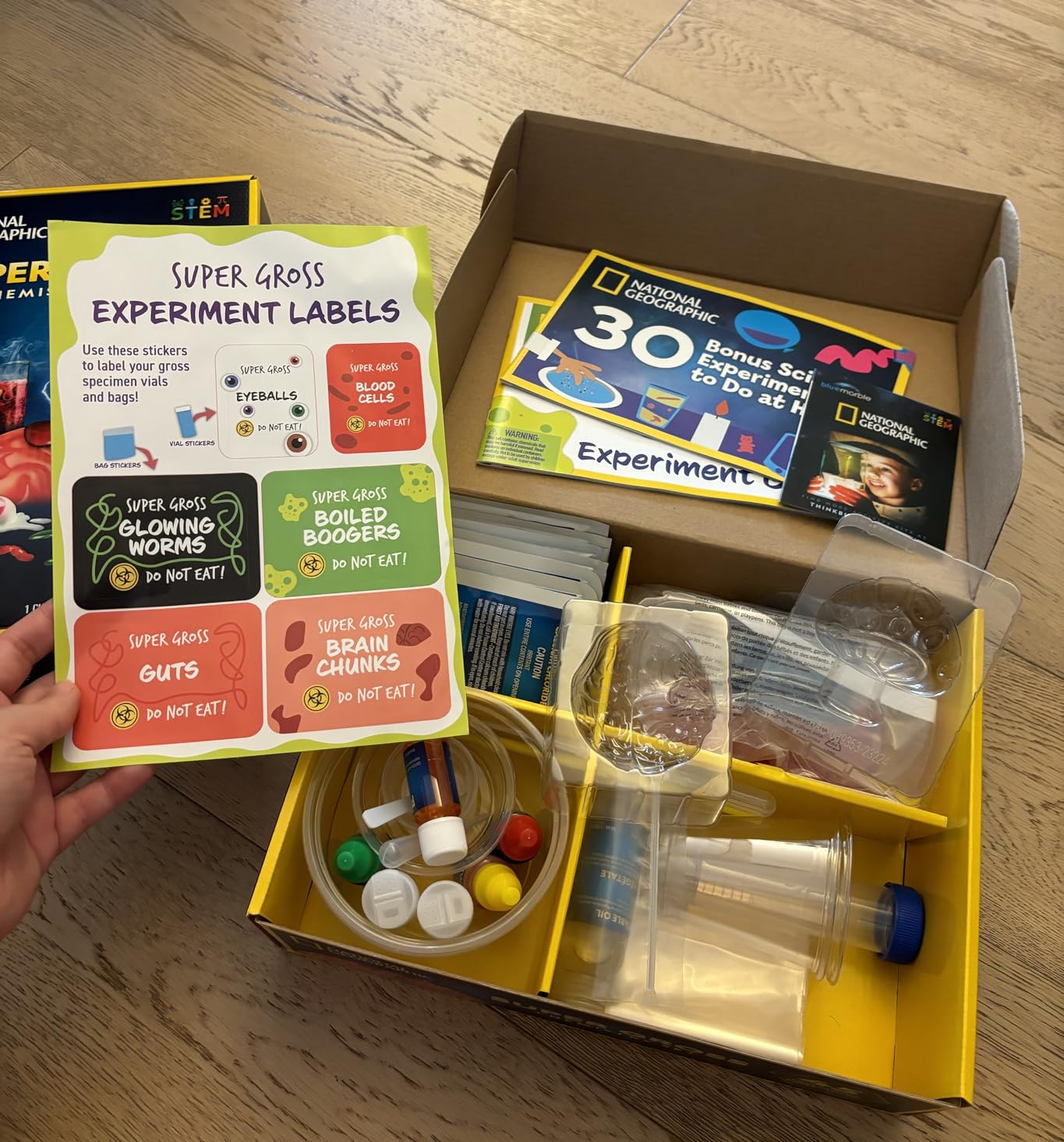 National Geographic Gross Science Kit with 45 Experiments for Kids 8-12 customer photo 2