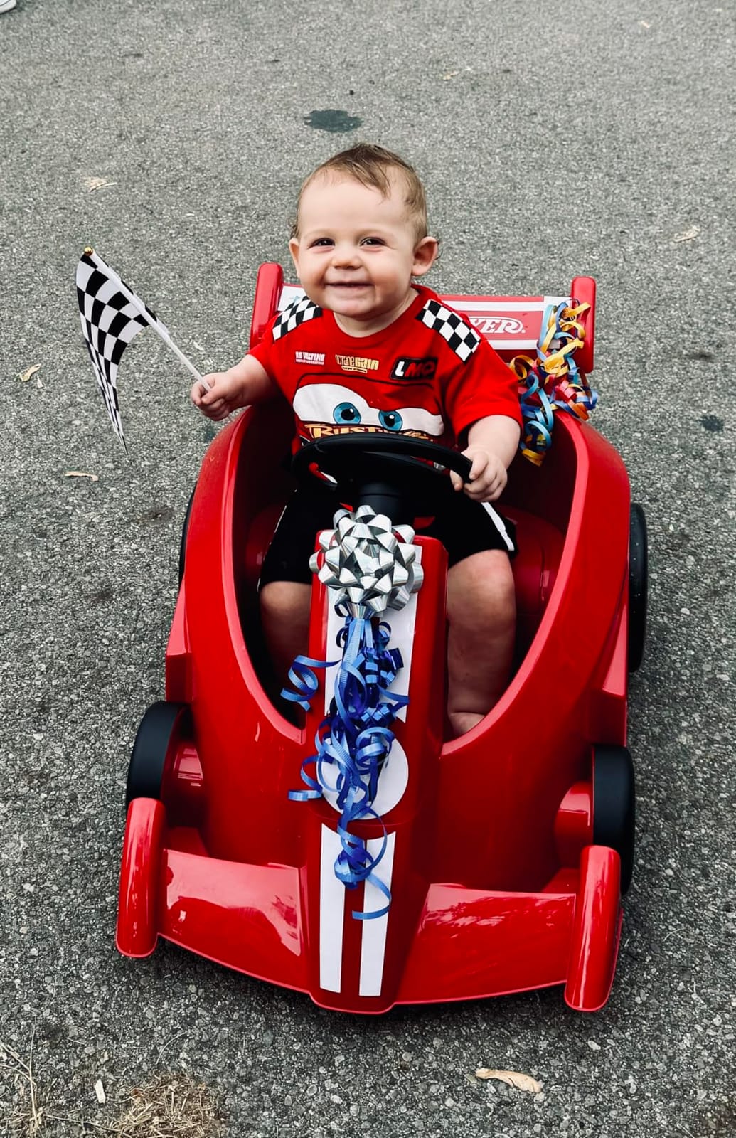 Radio Flyer 6V Battery Powered Bumper Car, Electric Ride On with Remote, Toddler Ride On Toy for Ages 1.5+ Years customer photo 2