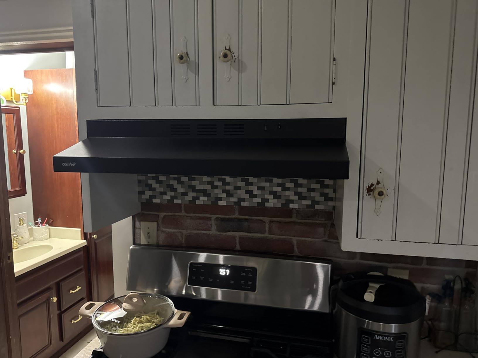 COMFEE' Range Hood 30 Inch Under Cabinet 200 CFM Ducted/Ductless | Durable Stainless Steel Slim Design with 2-Speed Exhaust Fan, 2 Washable Reusable filters, for Condos and Apartments customer photo 1