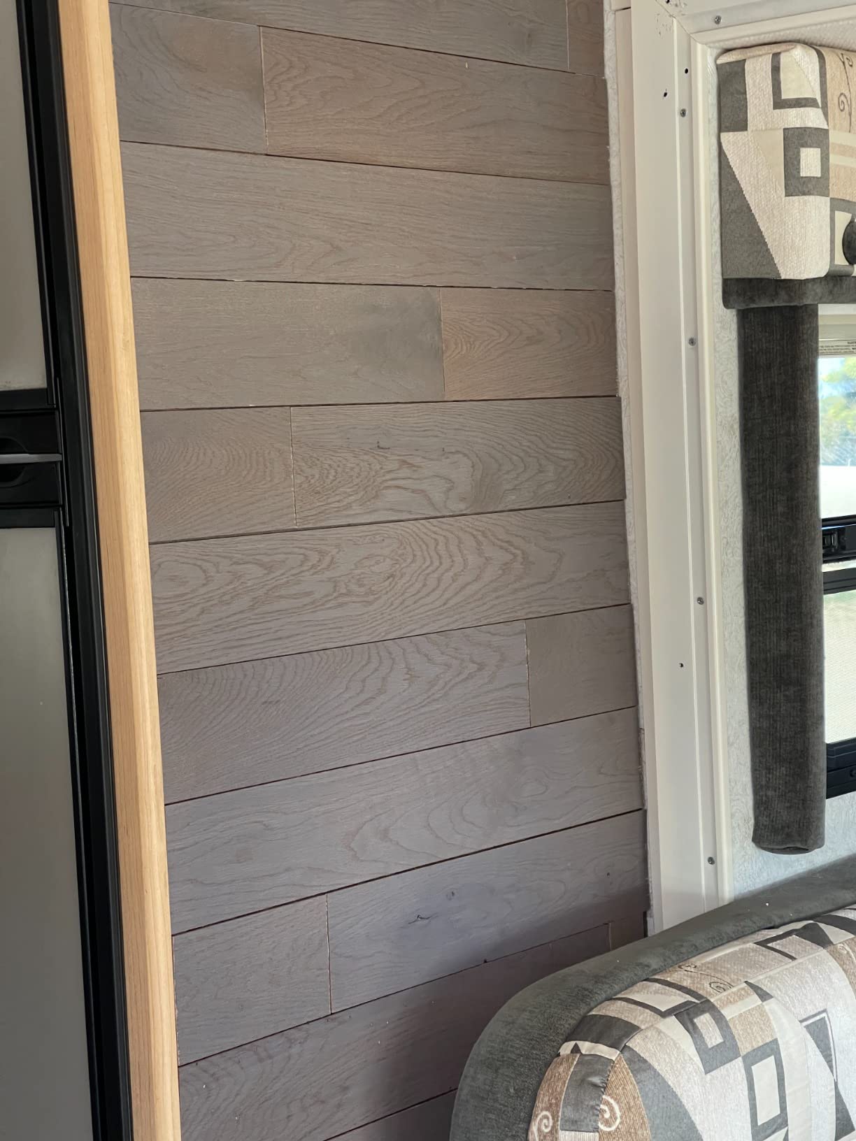 TIMBERCHiC Reclaimed Wood Planks, Peel & Stick Wall Panels, Platinum customer photo 1