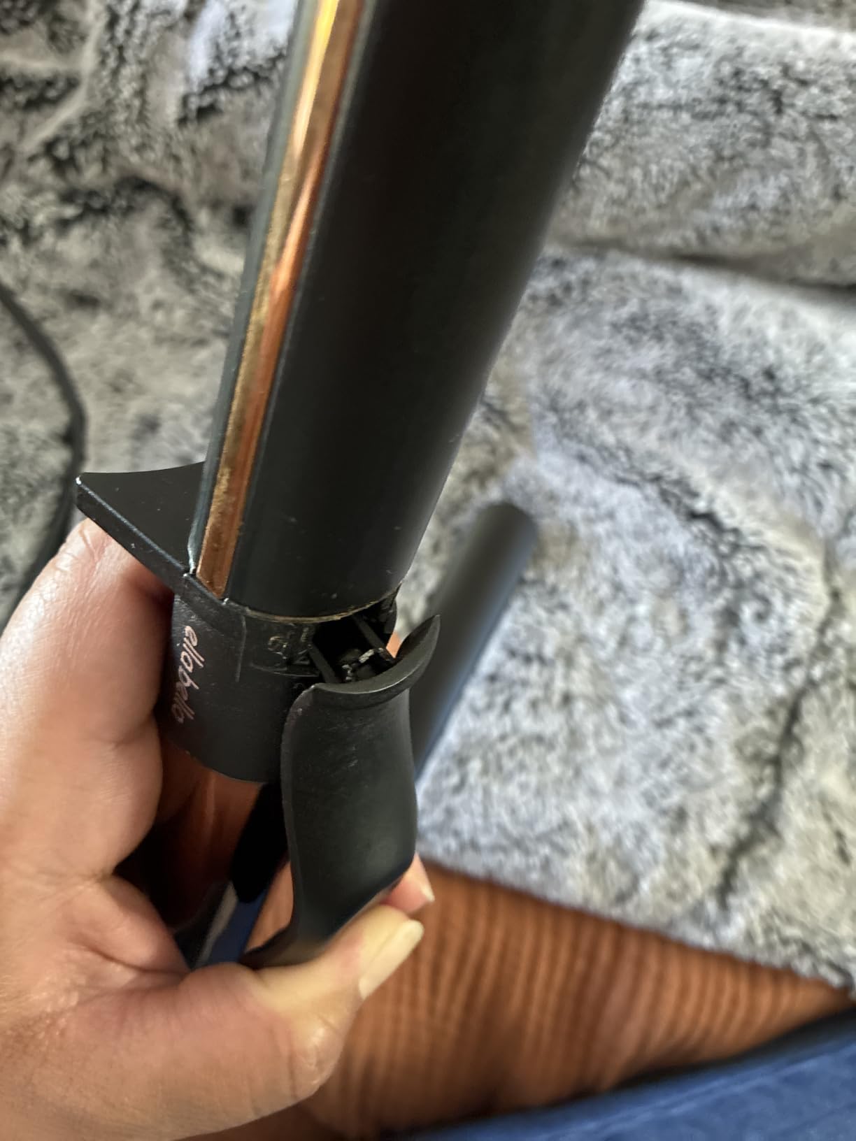 ELLA BELLA® Curling Iron 1 Inch, Professional Ceramic Wand, All Hair Types customer photo 1