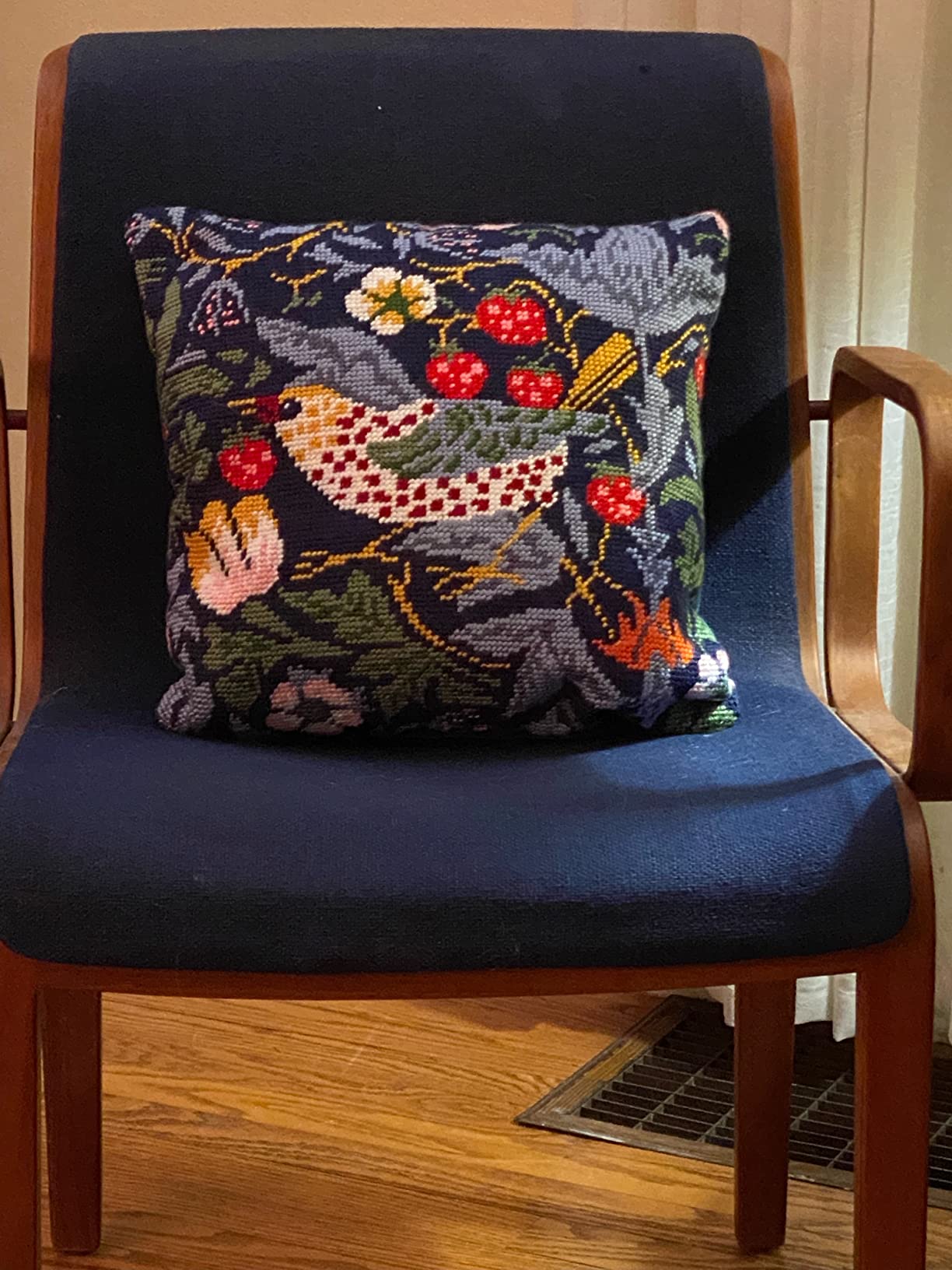 Tapestry Needlepoint Kit for Adults and Beginners - Strawberry Thief by William Morris 16