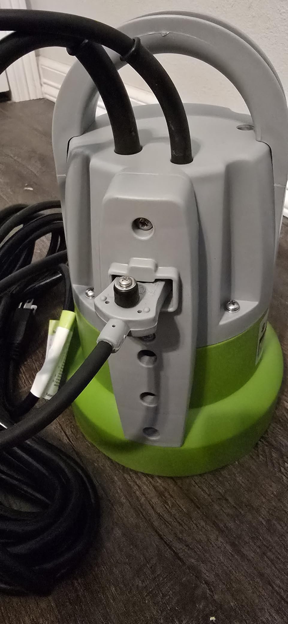 Green Expert 1/3HP Submersible Sump Pump with Water Sensor Switch, Low Water Last-Inch Drain Pump, 2000GPH Automatic/Manual Water Removal for Flooded Basement, Garage, Hot Tub Easy to Use Backup Pump customer photo 1