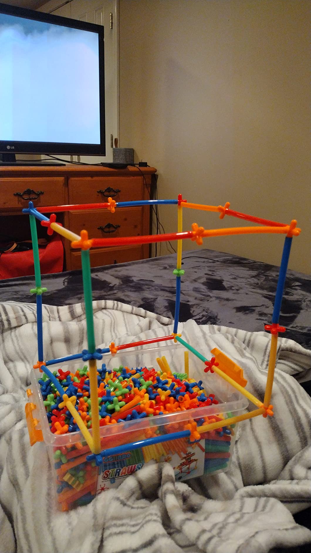 Straw Constructor Toys 600Pcs STEM Building Toy Interlocking Plastic Engineering Thin Tube Blocks Educational Kit for 3 4 5 6 7years Kids Boys and Girls Gift Preschool STEM Toy with Storage Box customer photo 1