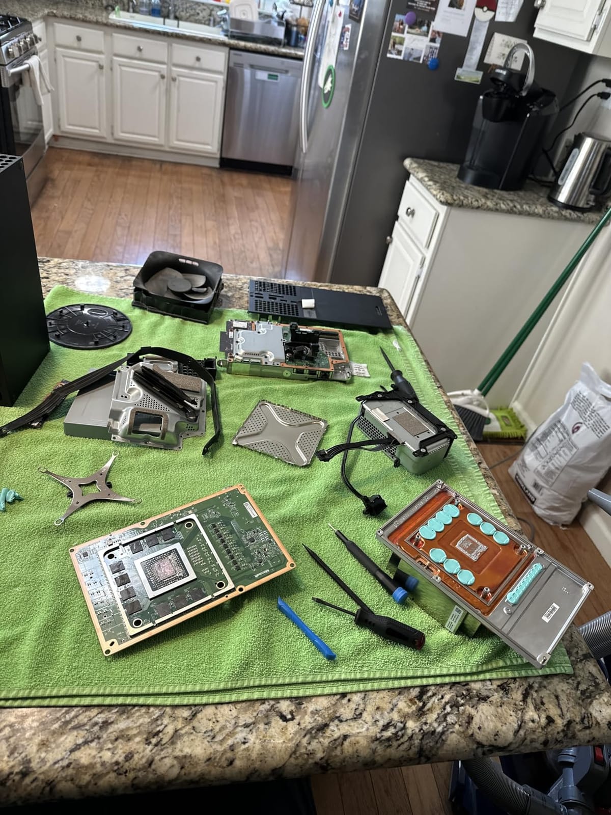 iFixit Essential Electronics Toolkit - PC, Laptop, Phone Repair Kit customer photo 1