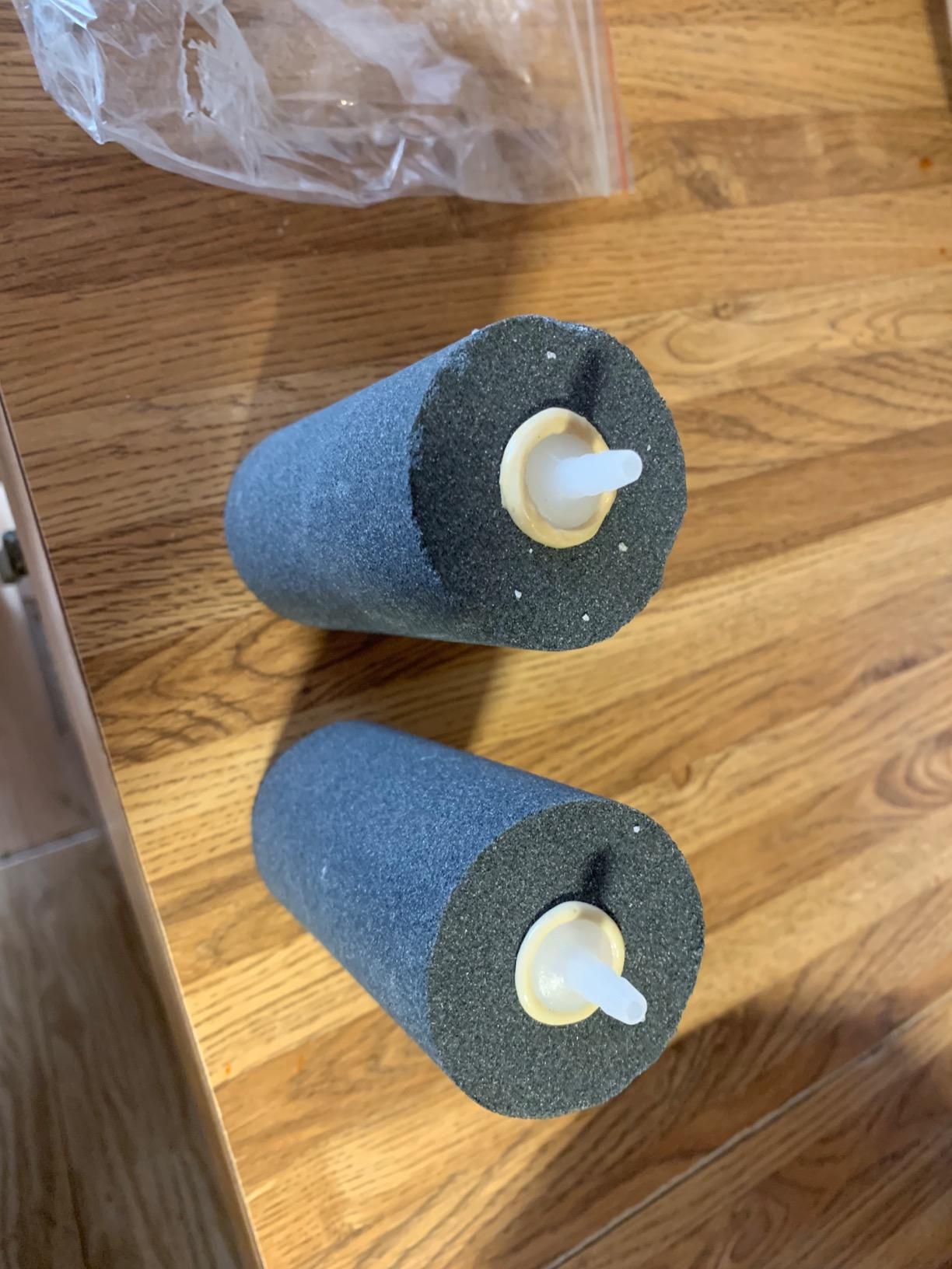 Pawfly Aquarium 4 Inch Air Stone Cylinder for Larger Pumps Bubble Diffuser Release Tool for Buckets Fish Tanks Outdoor Garden Ponds and DWC Reservoirs, 4 Pack customer photo 1