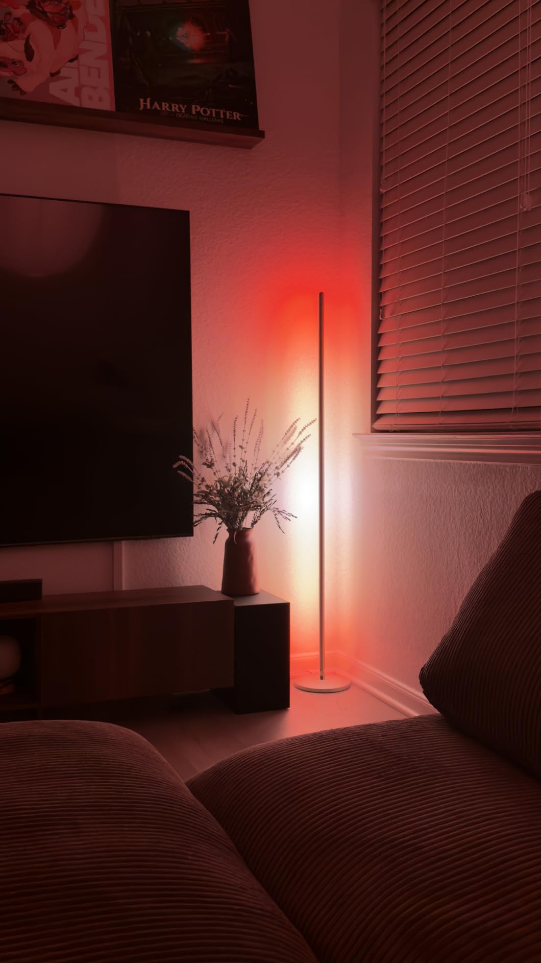 Govee RGBIC Floor Lamp Basic, 1000lm LED Corner Lamp, Black customer photo 1