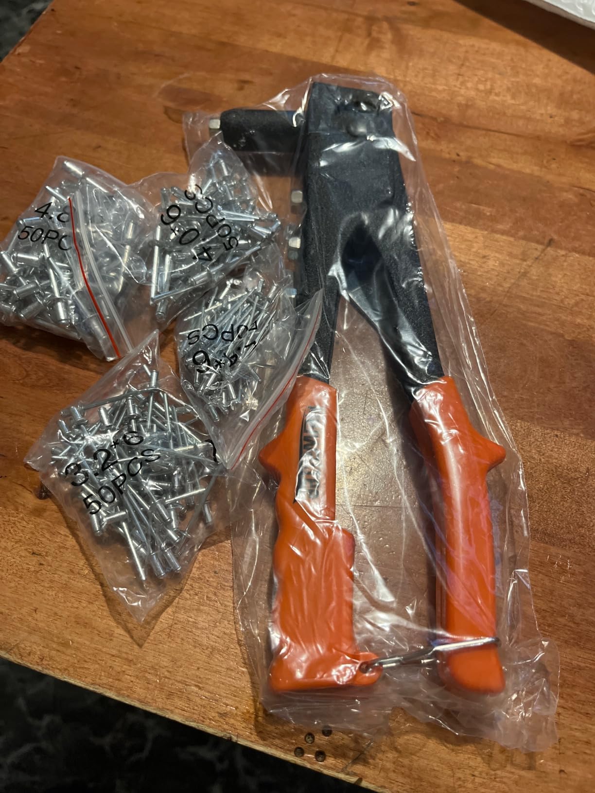 Rivet gun,Professional Pop Rivet Gun Kit with 200Pcs Rivets, 3/32