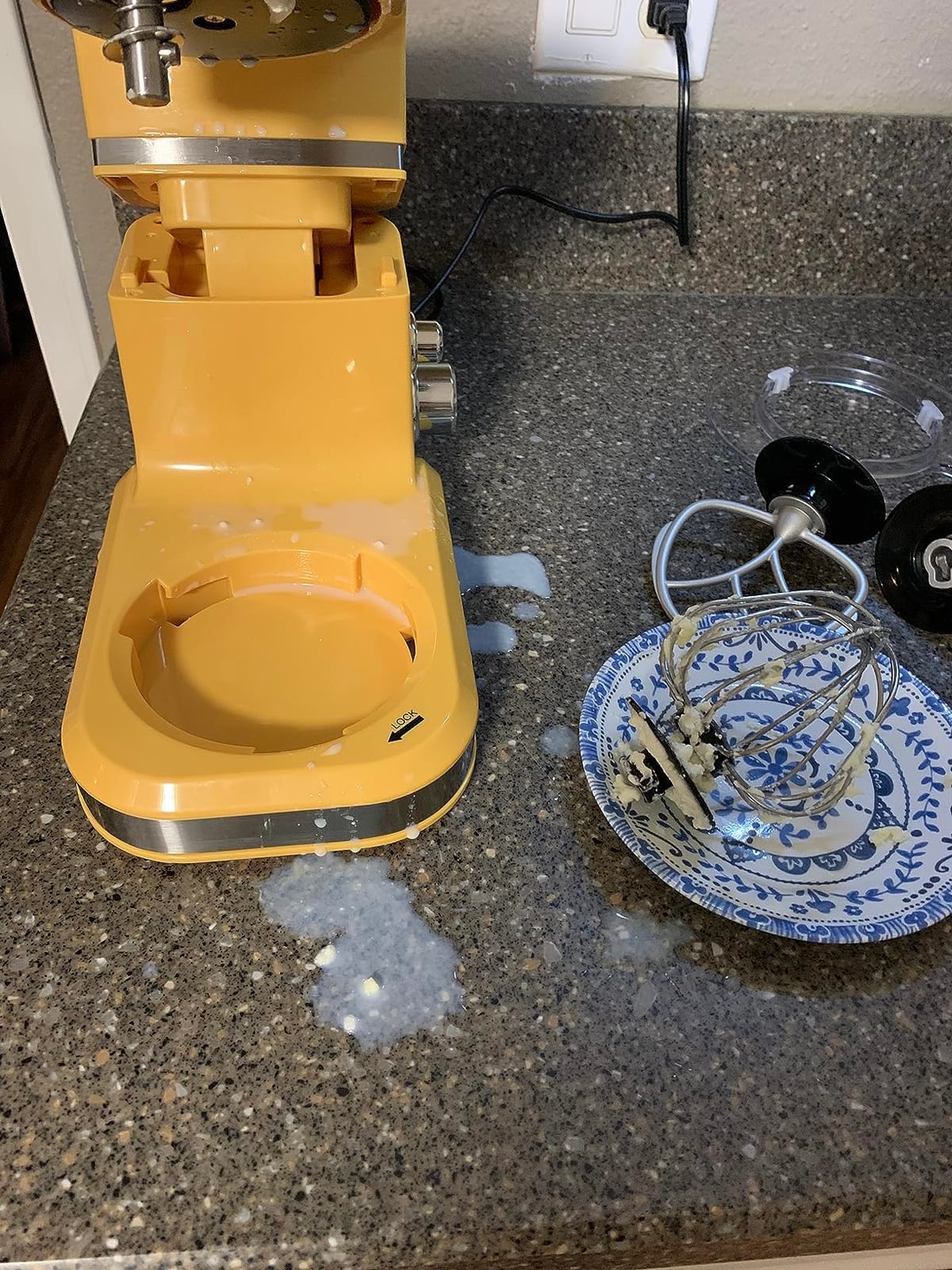Kitchen in the box Stand Mixer,3.2Qt Small Electric Food Mixer,6 Speeds Portable Lightweight Kitchen Mixer for Daily Use with Egg Whisk,Dough Hook,Flat Beater customer photo 1